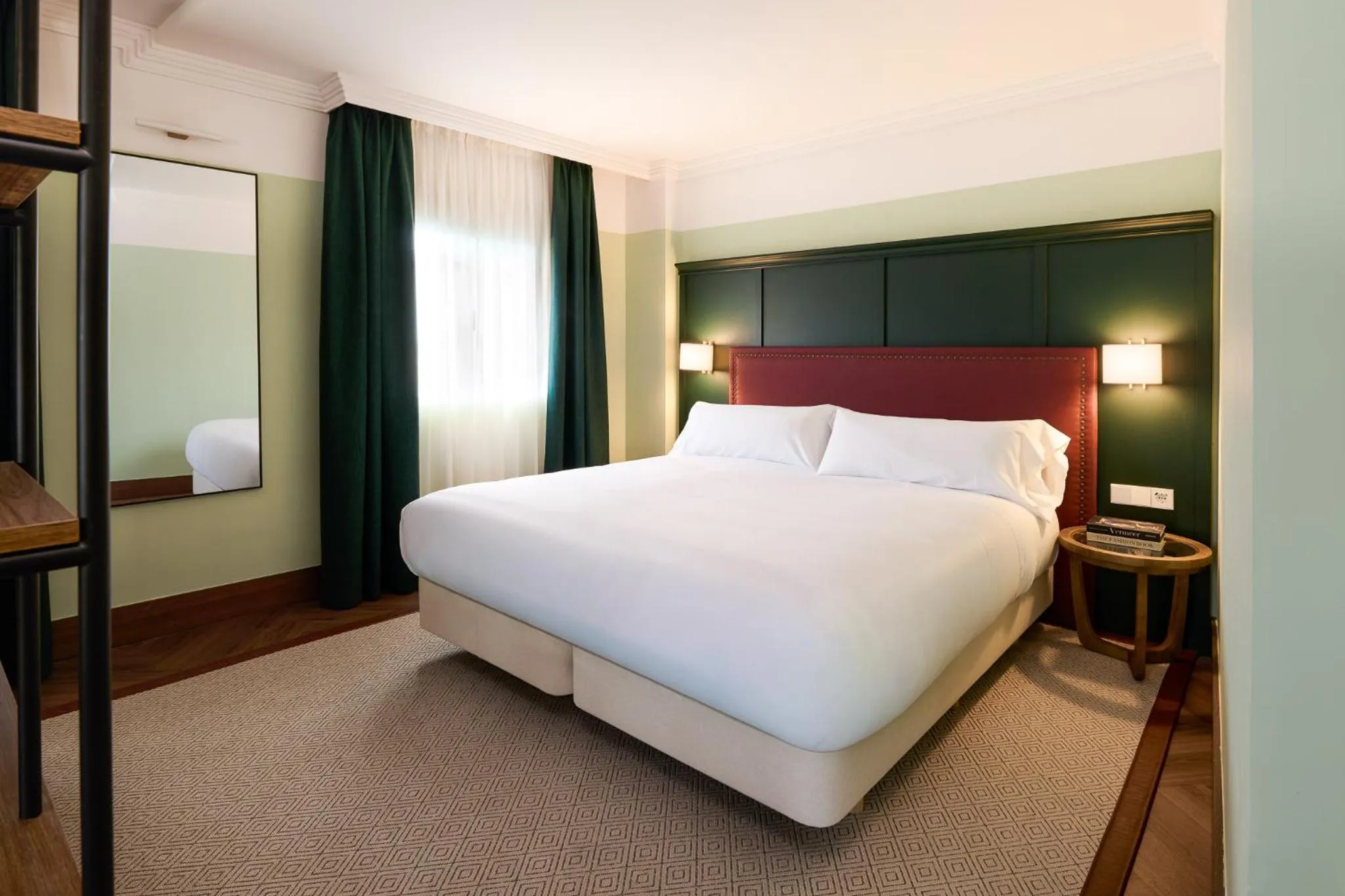 Bed in Honest Granada Hotel