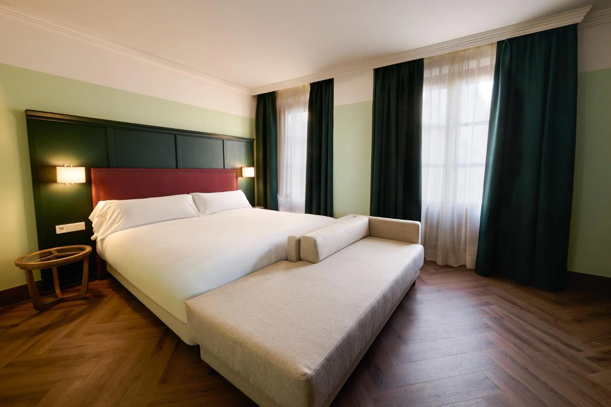 Bed in Honest Granada Hotel