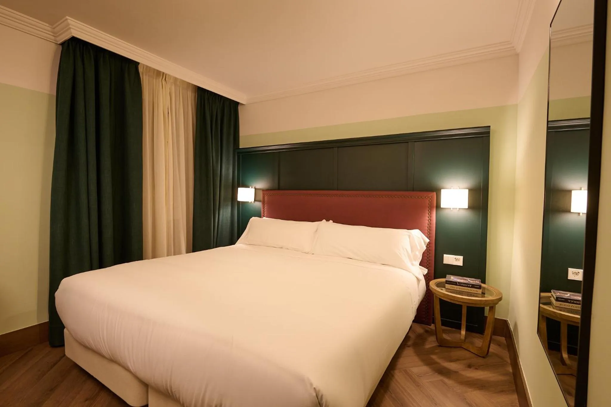 Bed in Honest Granada Hotel