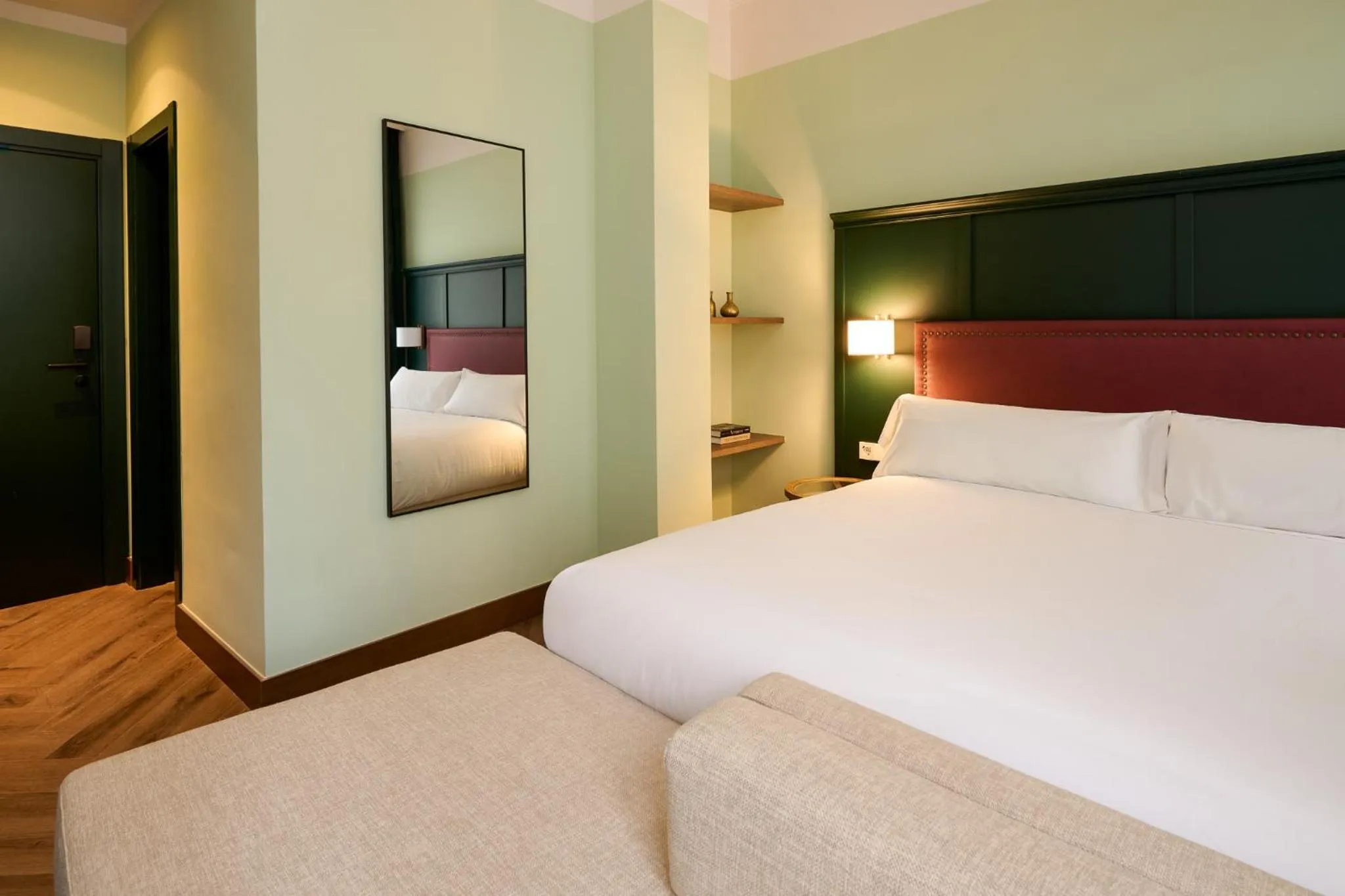 Bed in Honest Granada Hotel