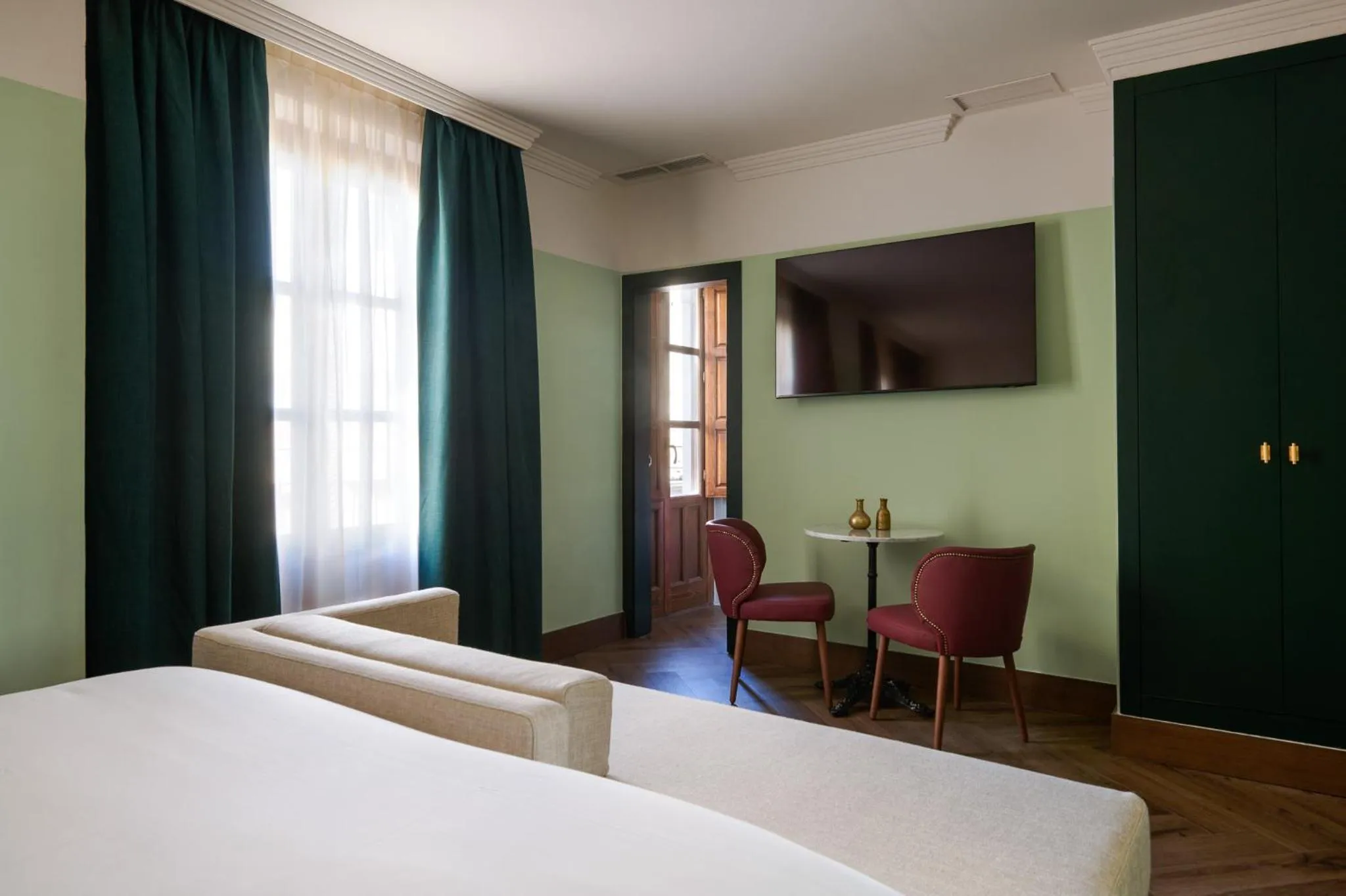 Bed in Honest Granada Hotel