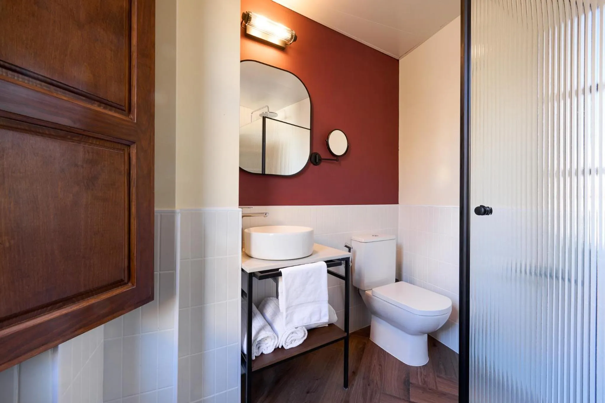 Toilet in Honest Granada Hotel