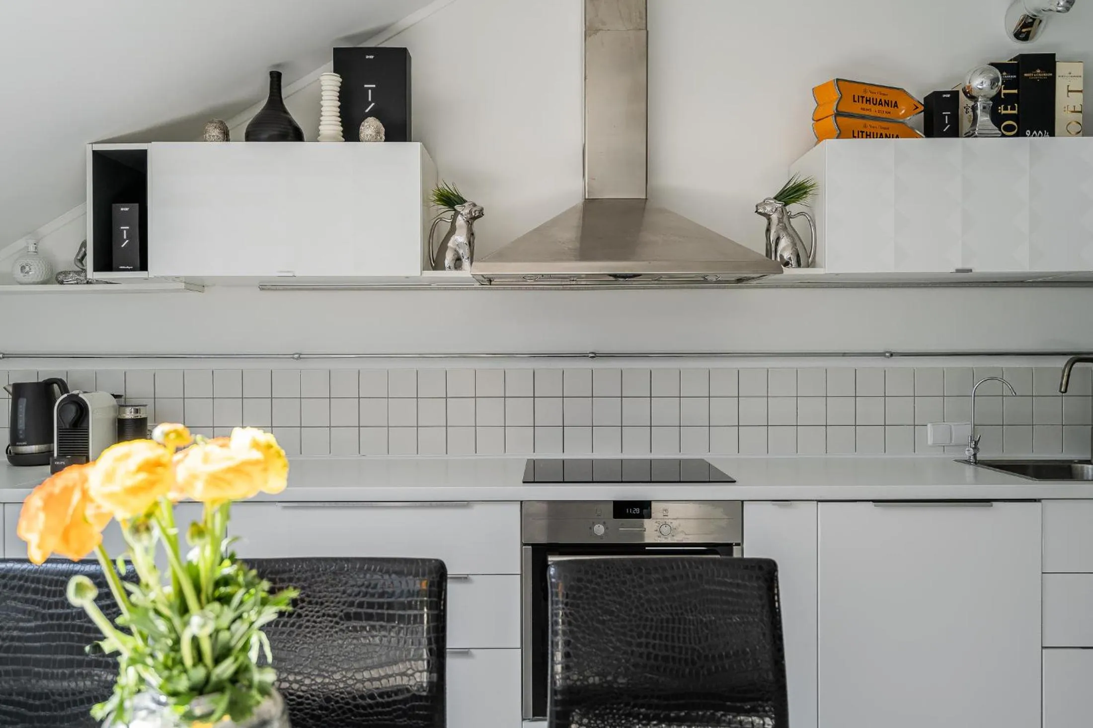 Coffee/tea facilities in Grey House