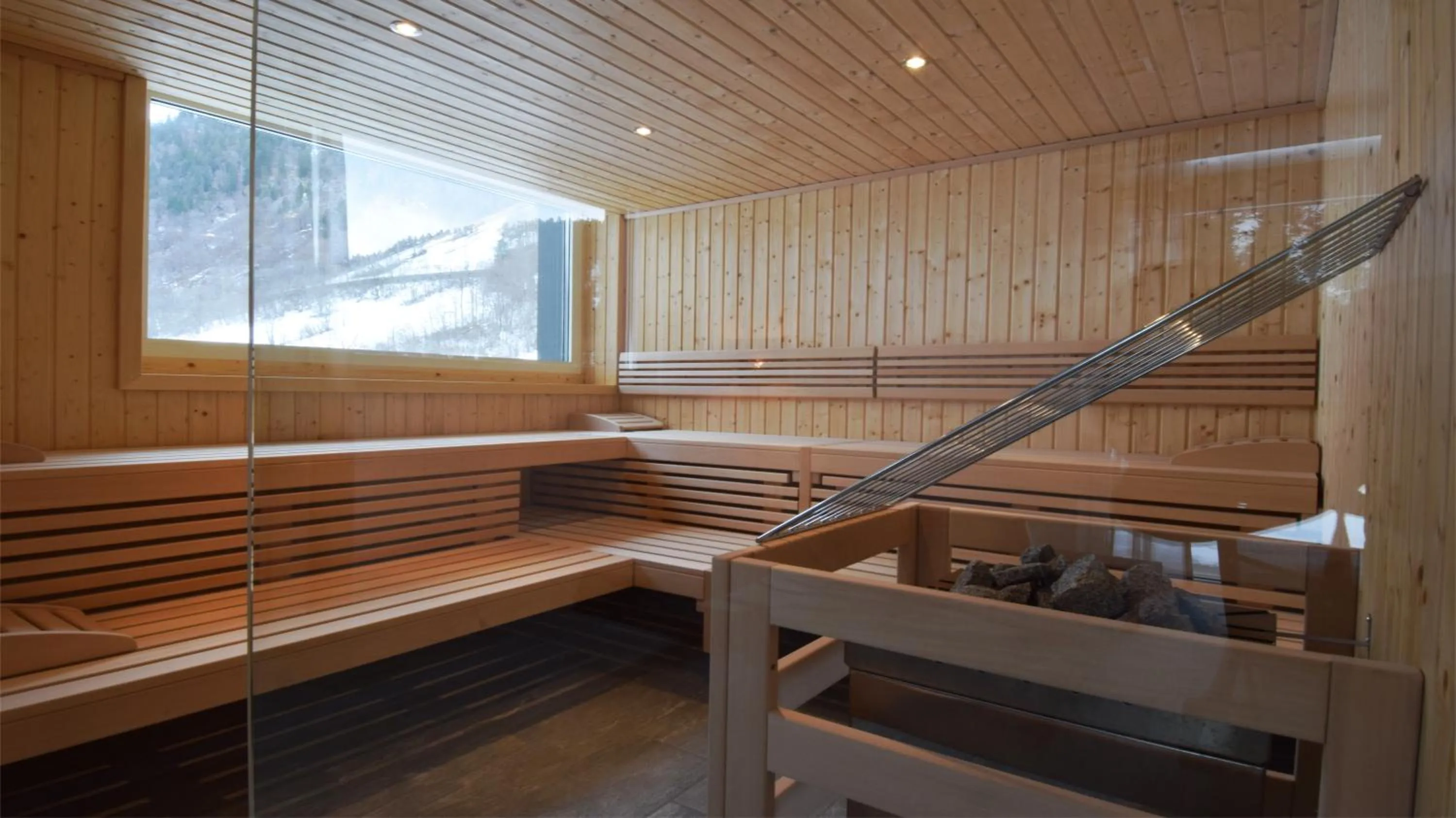 Spa and wellness centre/facilities in Alpine Lodge Klösterle am Arlberg