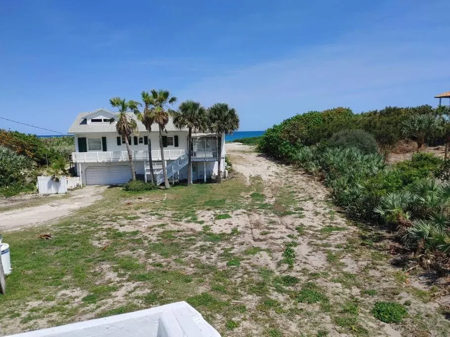 Property building in Melbourne Beach Ocean Front house on 1.2 acres