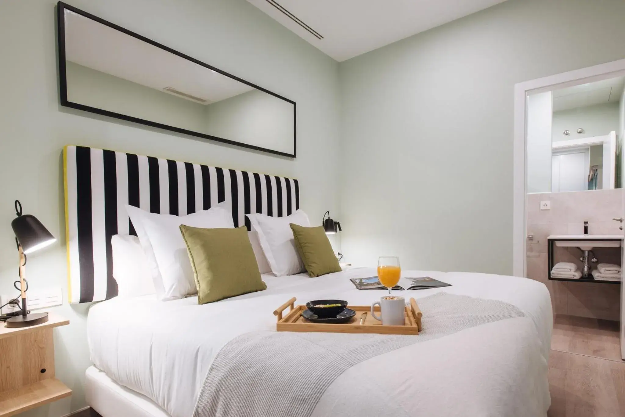 Bedroom, Bed in Sercotel Sevilla Guadalquivir Suites Bedroom, Bed in Sercotel Sevilla Guadalquivir Suites