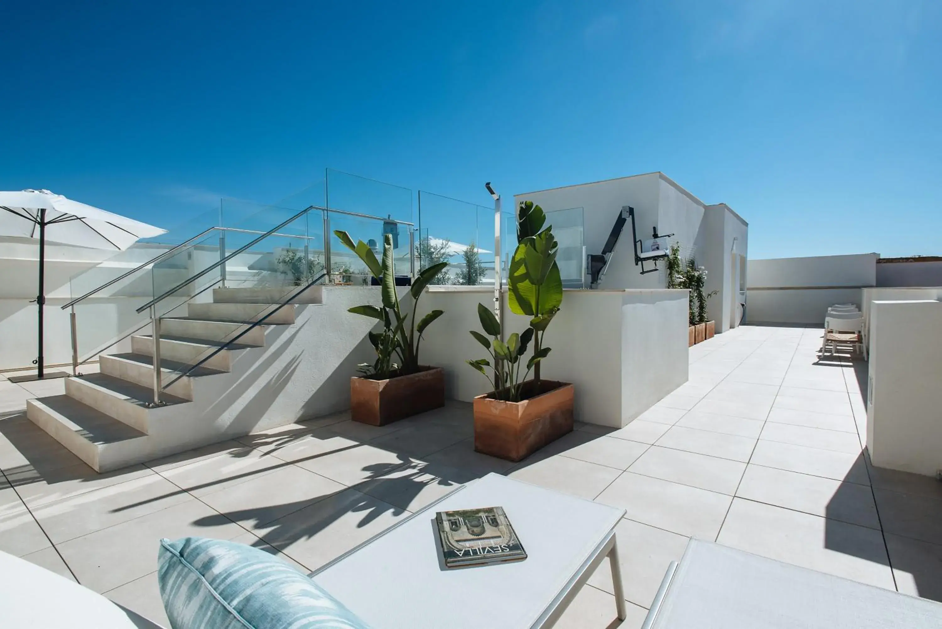 Property building in Sercotel Sevilla Guadalquivir Suites Property building in Sercotel Sevilla Guadalquivir Suites