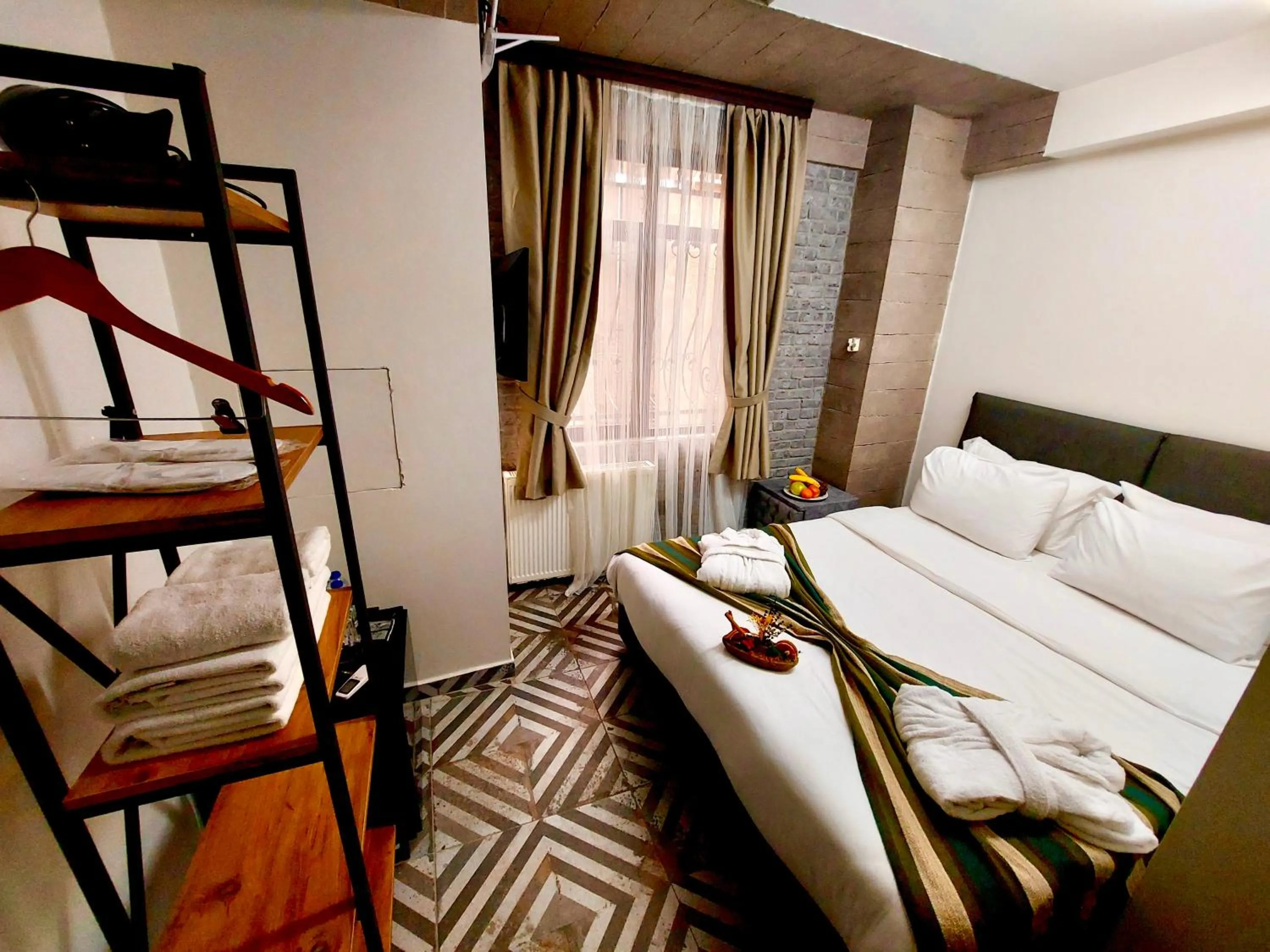 Bed in Mates Port Hotel