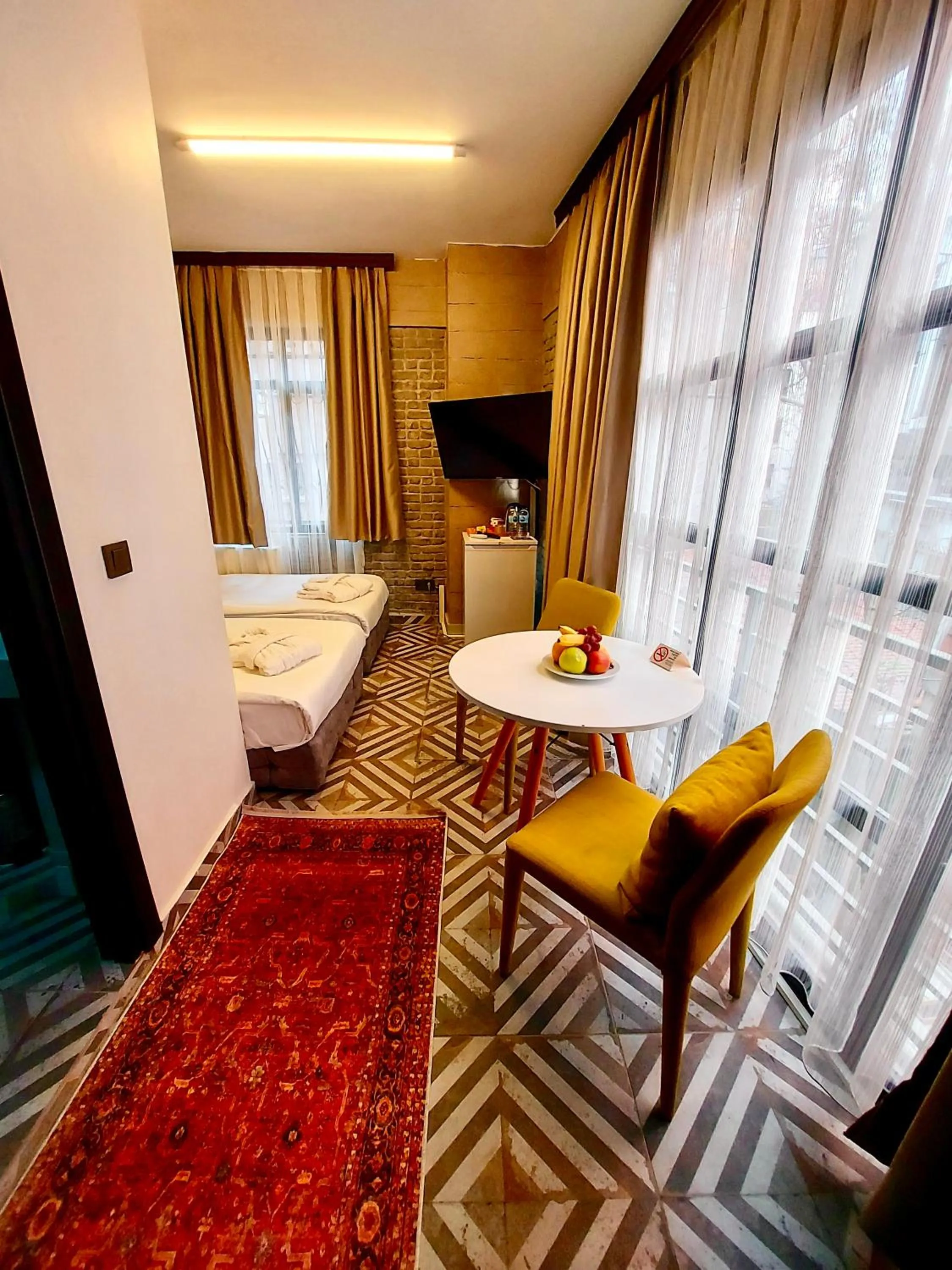 Bed in Mates Port Hotel