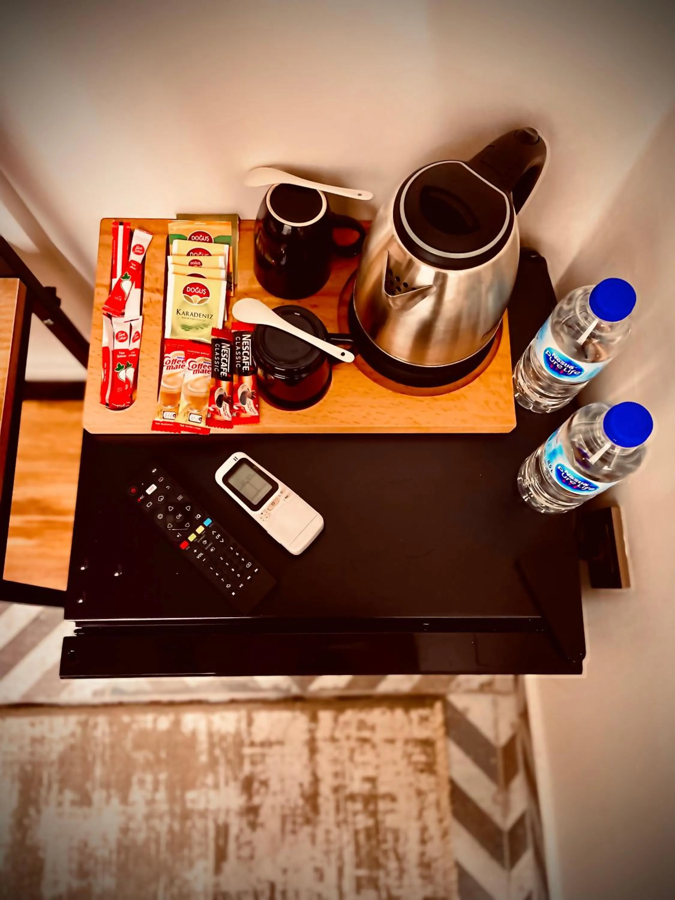 Coffee/tea facilities in Mates Port Hotel