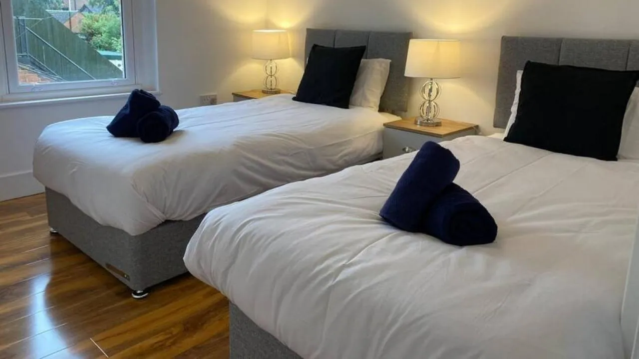 Other, Bed in De Parys Serviced Flat in Bedford 4