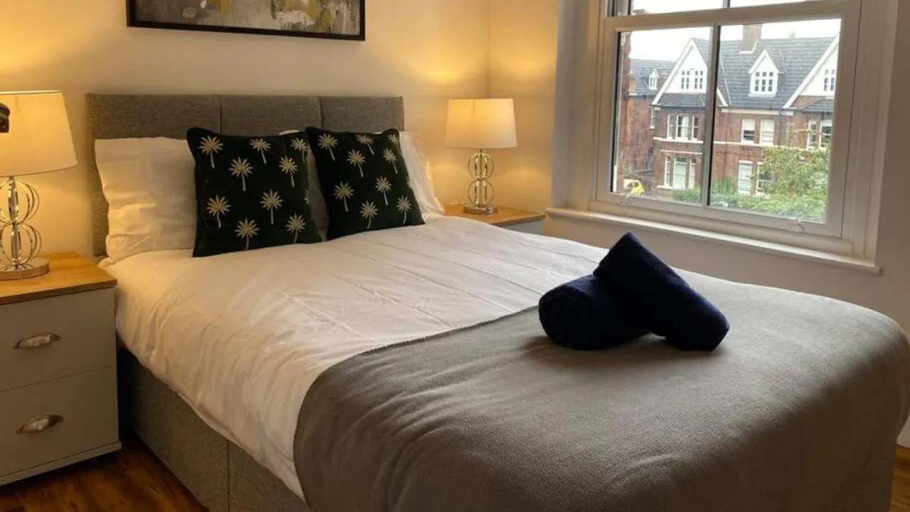 Other, Bed in De Parys Penthouse 5 in Bedford