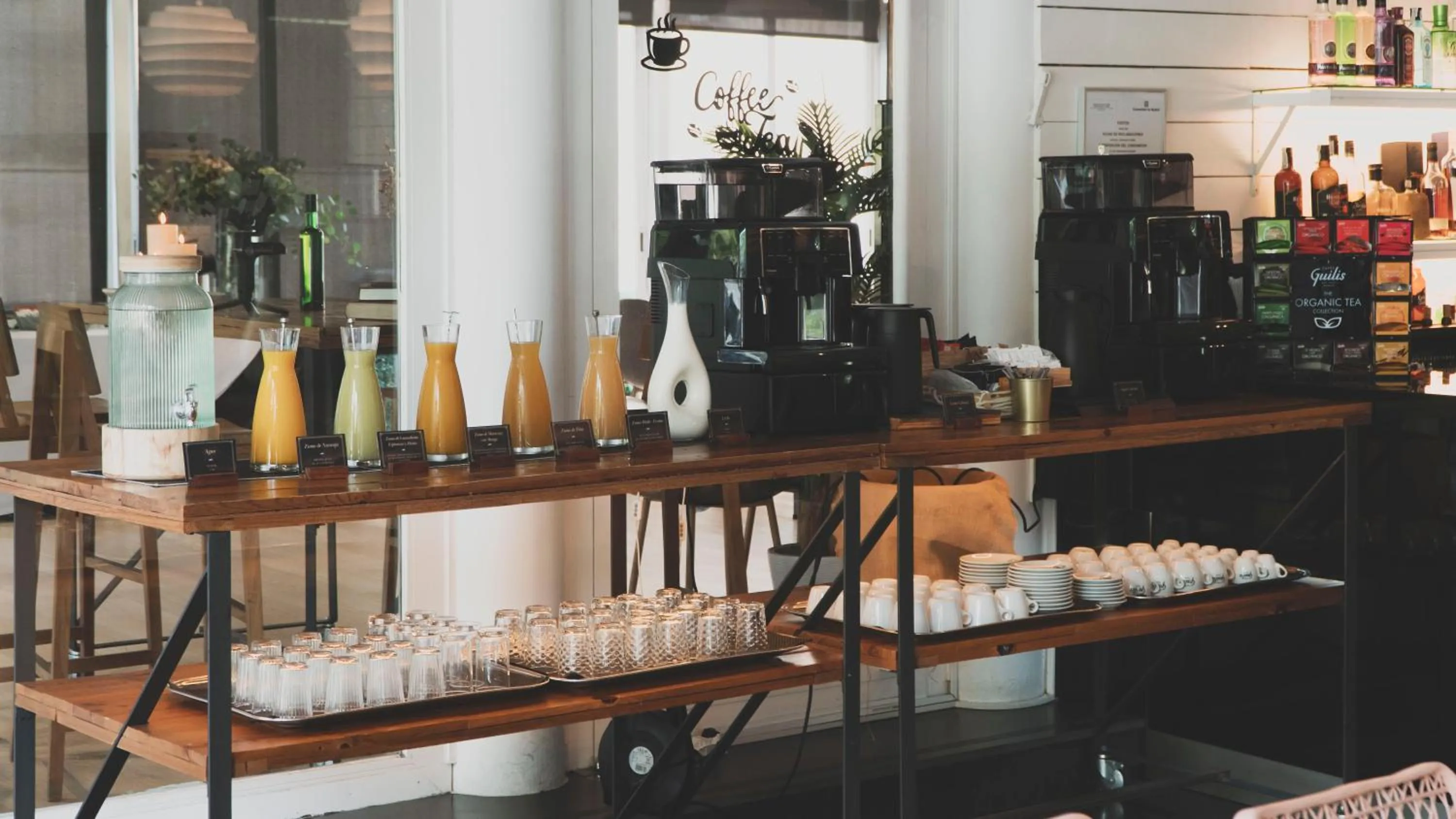 Buffet breakfast in Zenit Conde de Orgaz