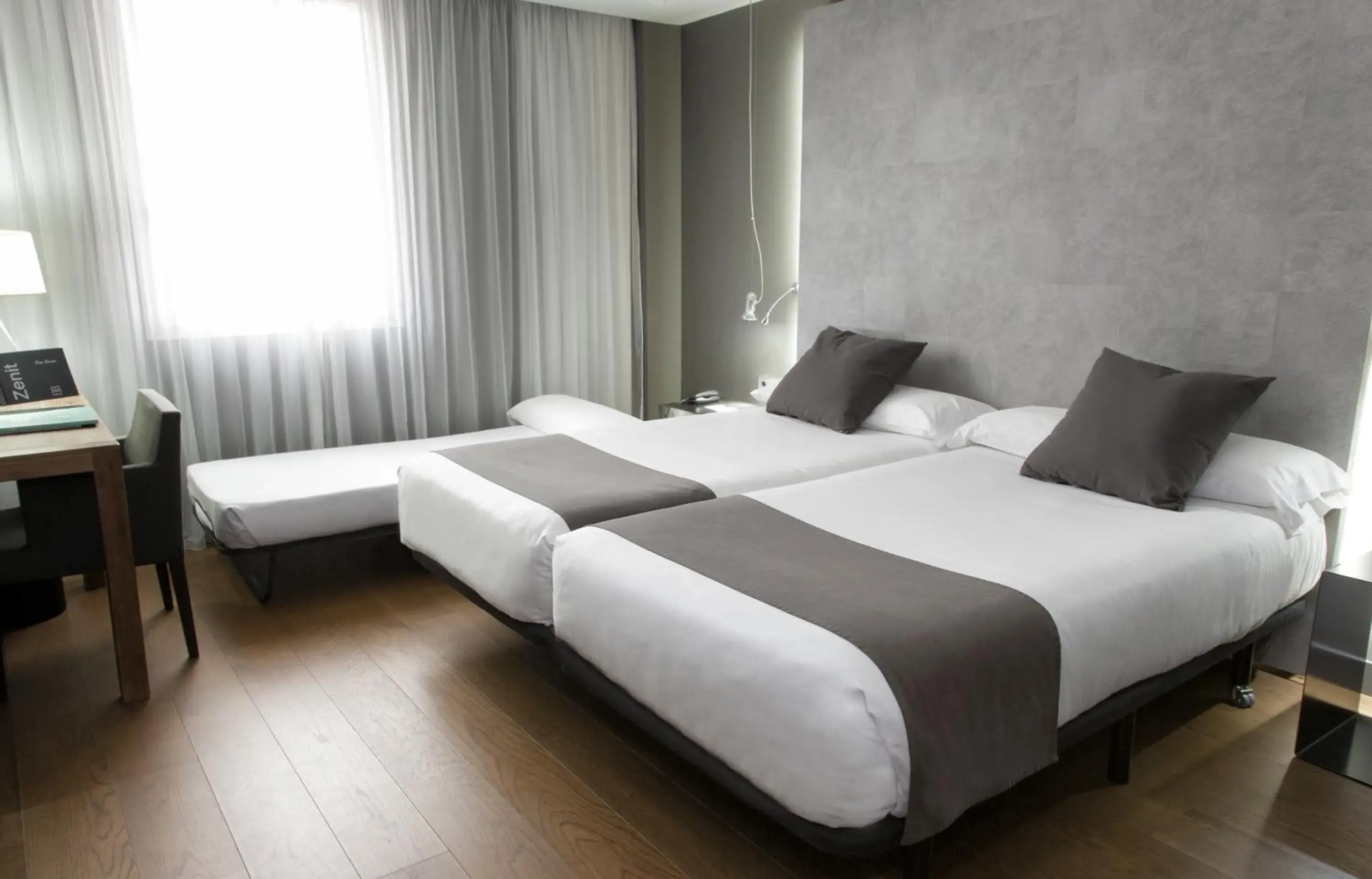 Photo of the whole room, Bed in Zenit Conde de Orgaz Photo of the whole room, Bed in Zenit Conde de Orgaz