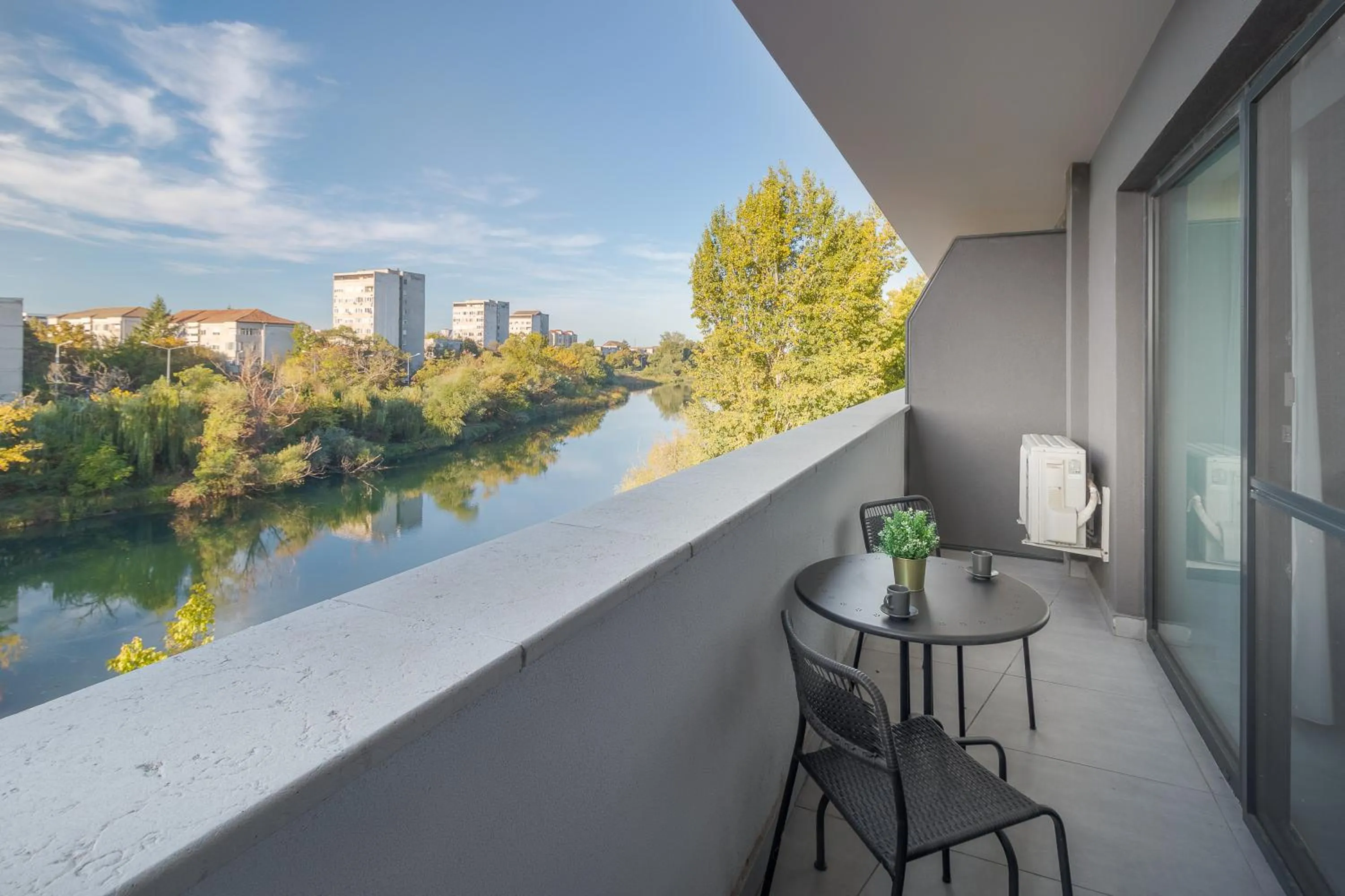 Day in Prima by the River