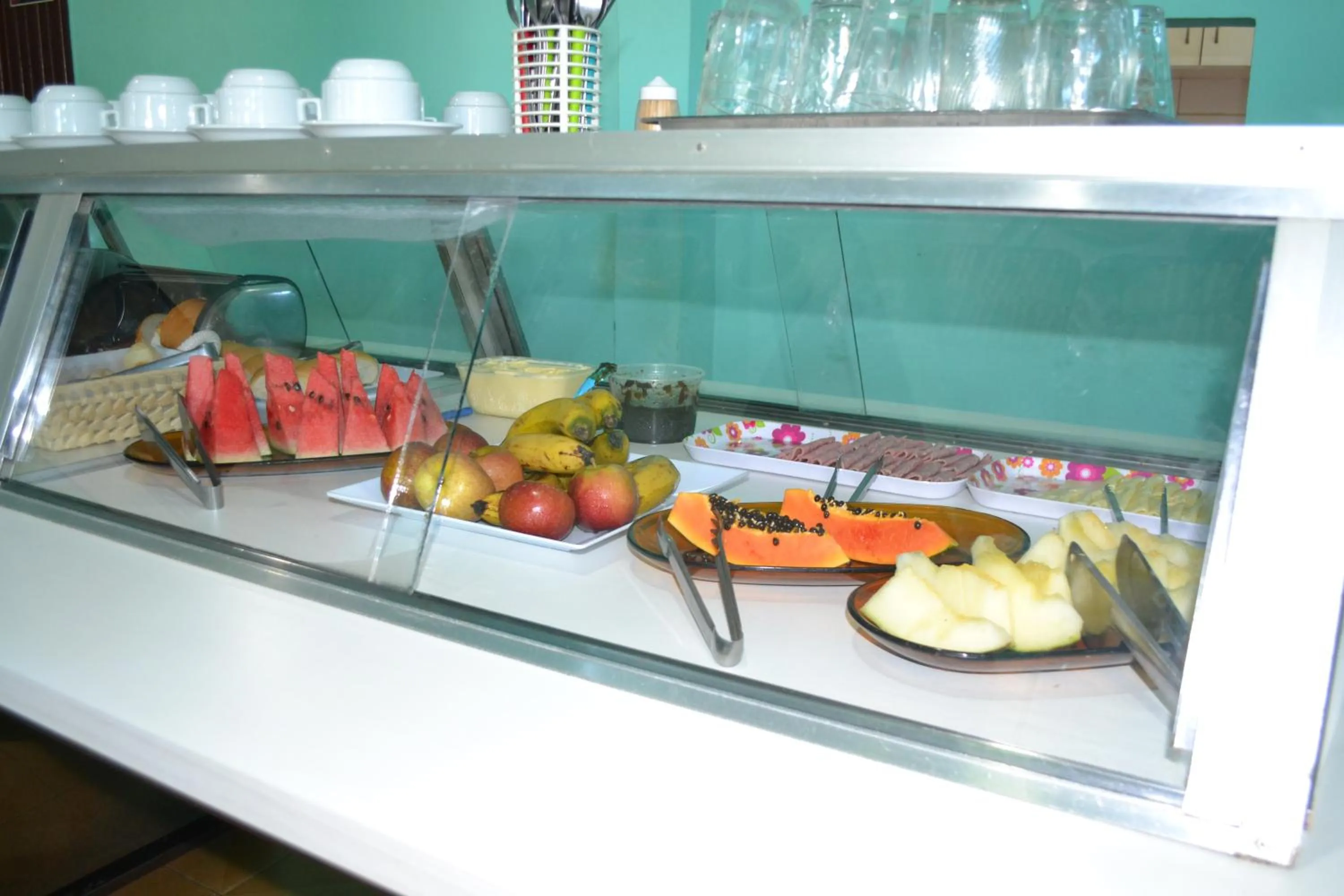 Buffet breakfast in Hotel Chalé Ji-Parana