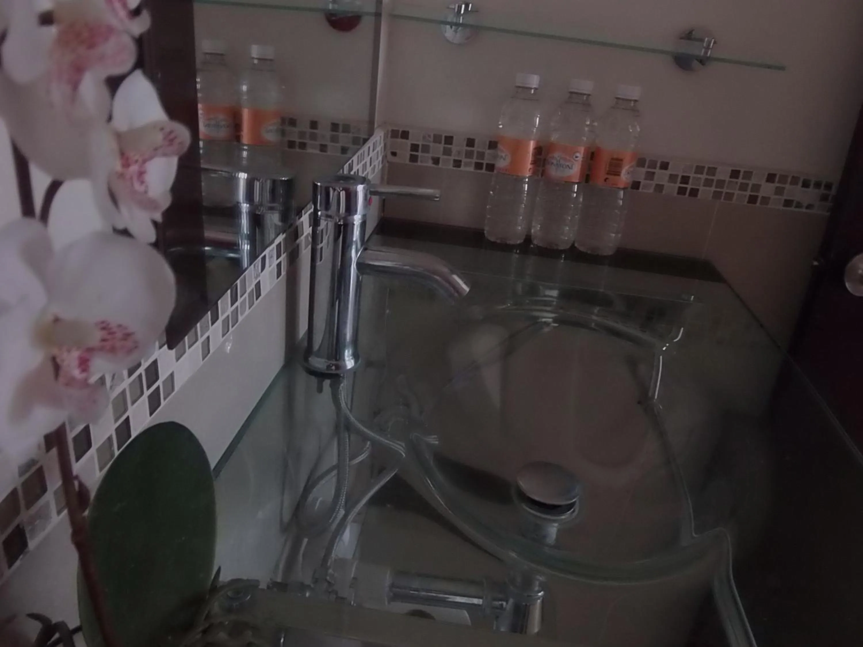 Bedroom in Hotel Raldos Inn