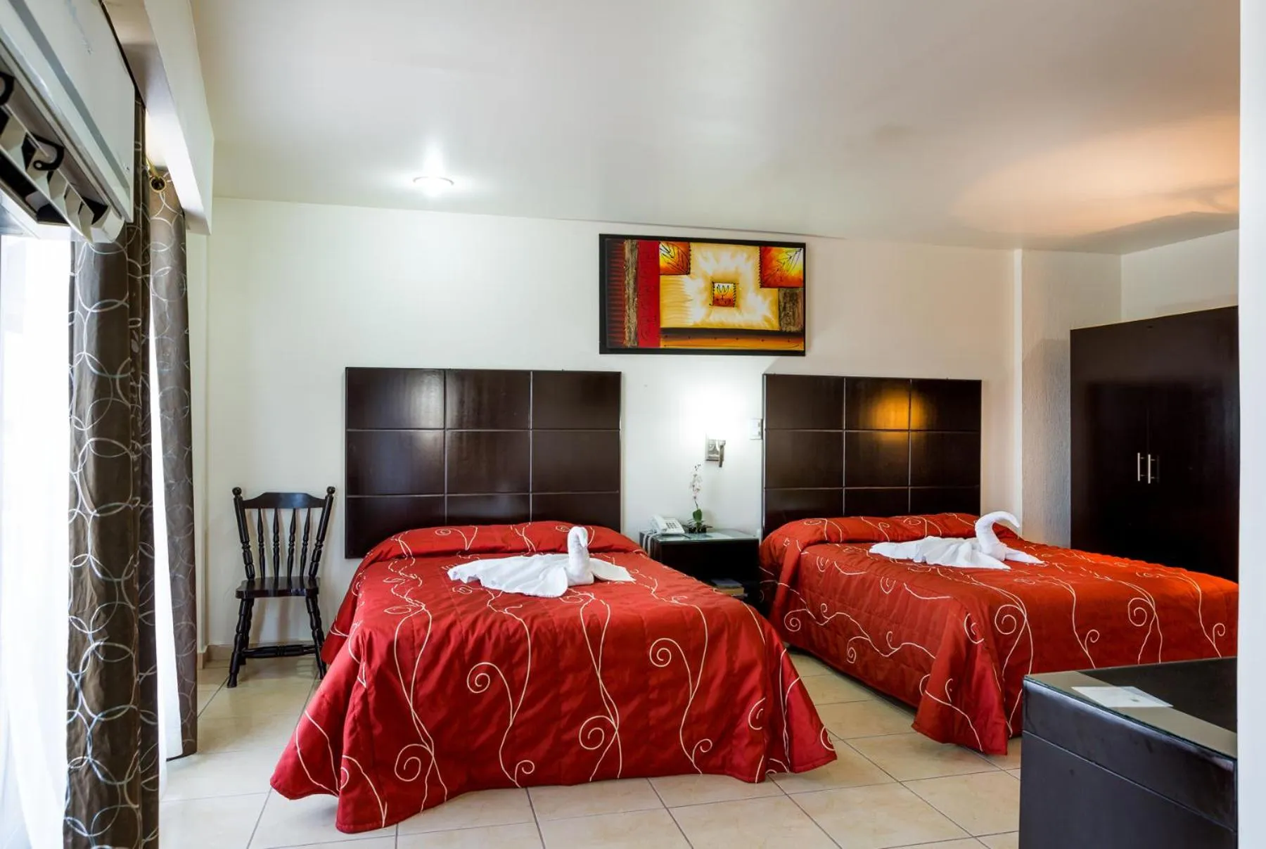 Bedroom, Bed in Hotel Raldos Inn