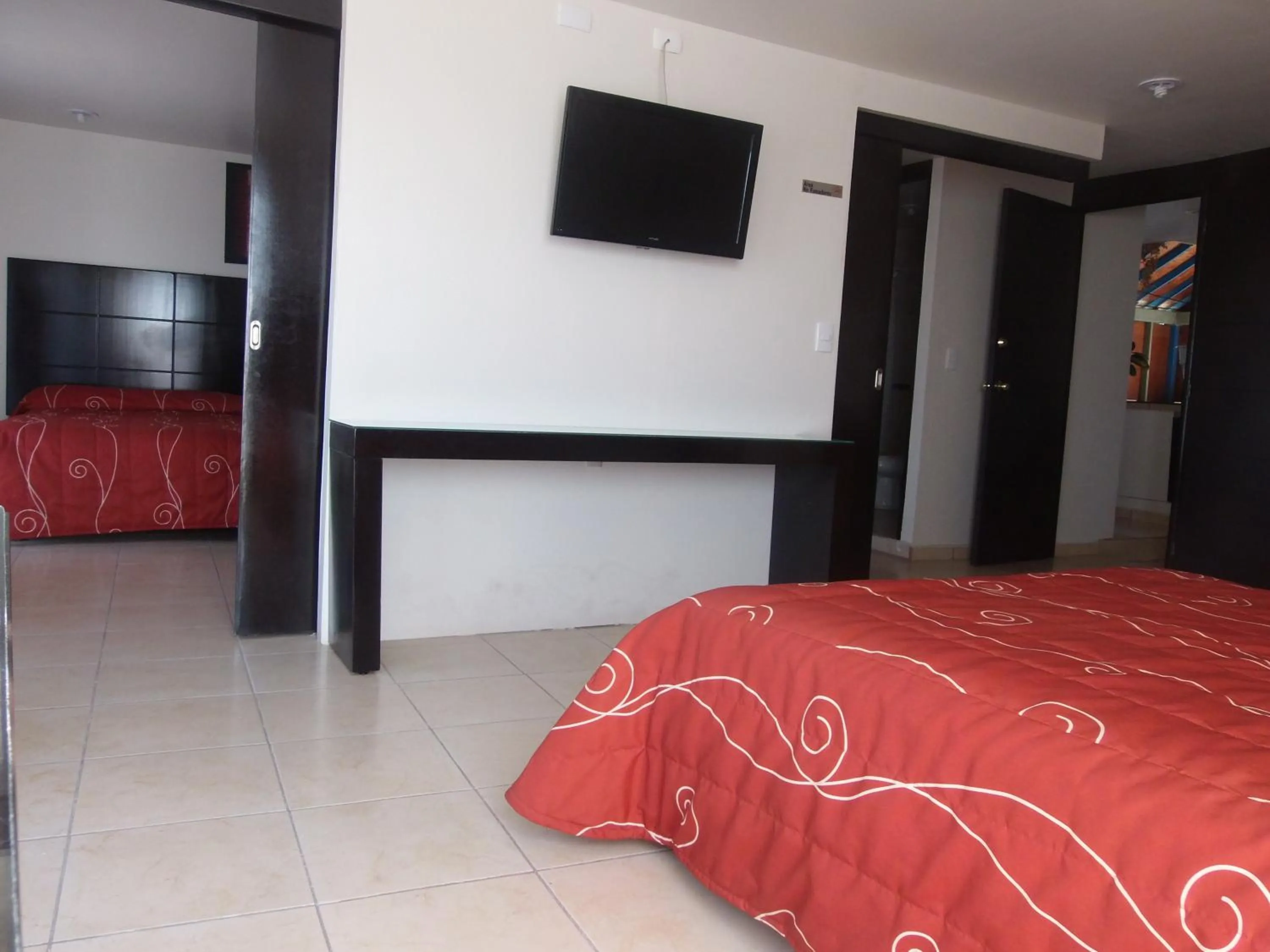 Bedroom, Bed in Hotel Raldos Inn