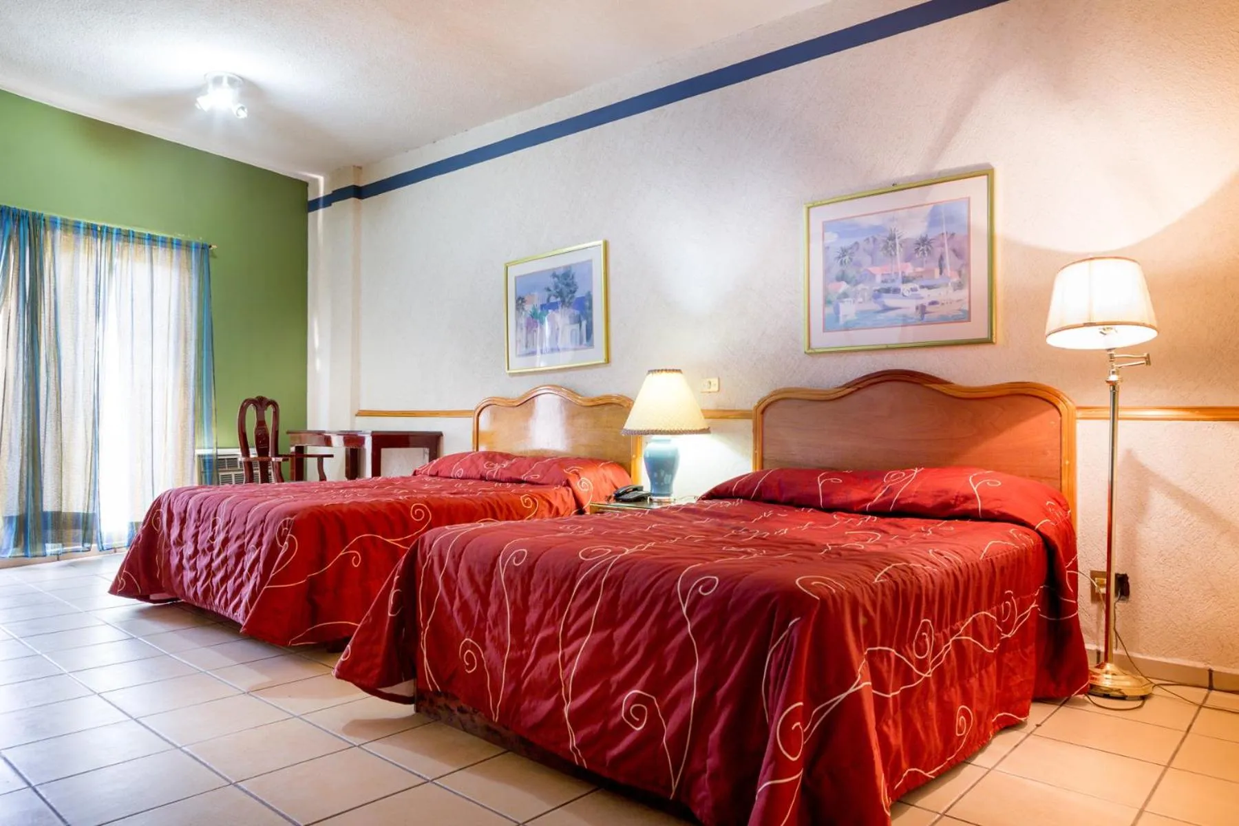 Bedroom, Bed in Hotel Raldos Inn