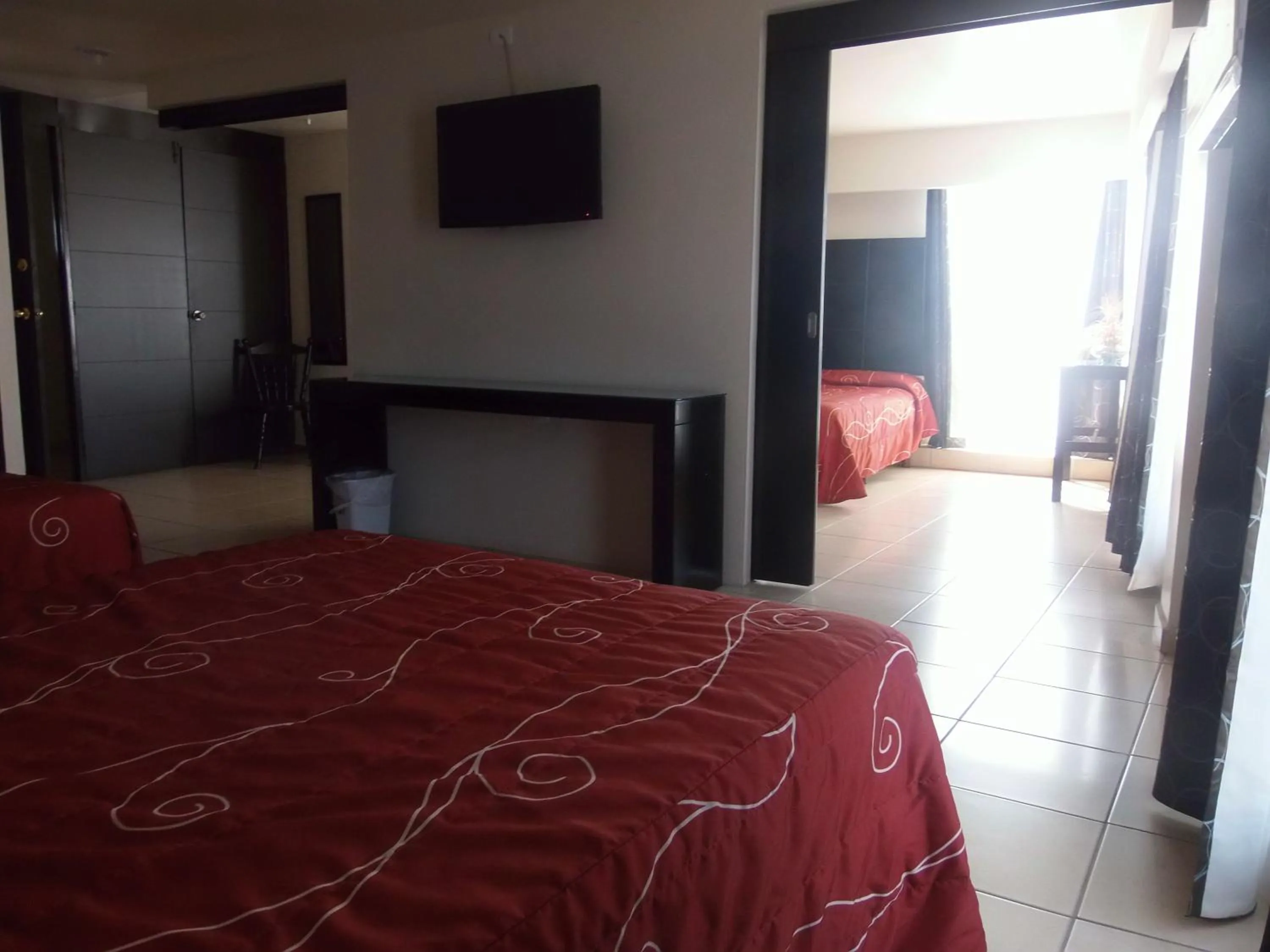 Bedroom, Bed in Hotel Raldos Inn