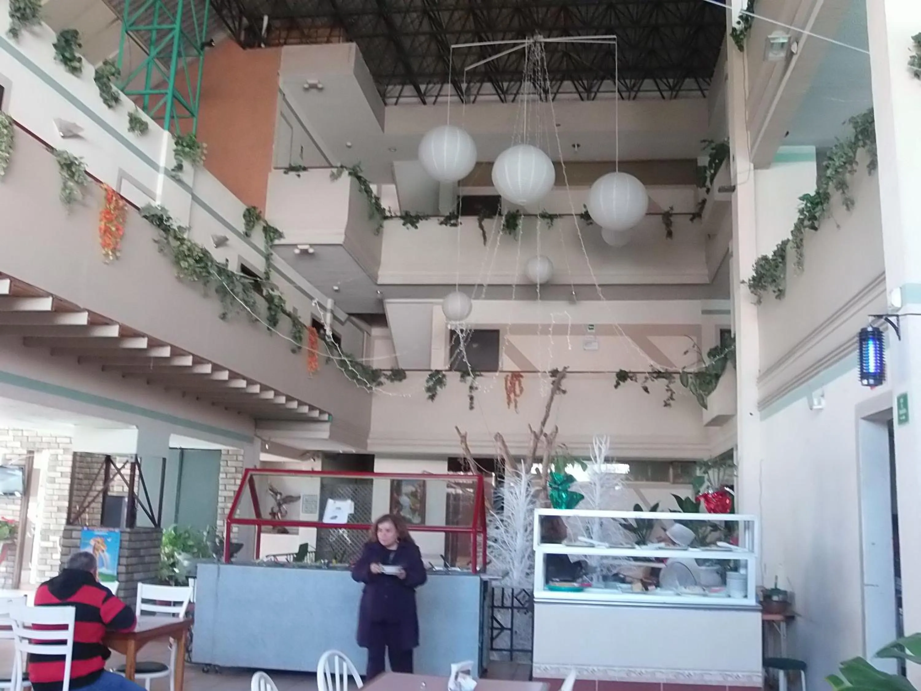 Dining area in Hotel Raldos Inn