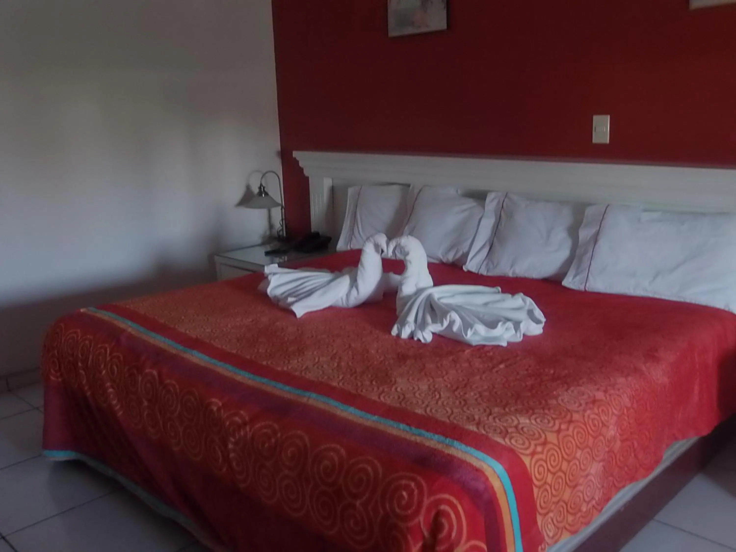 Bedroom, Bed in Hotel Raldos Inn