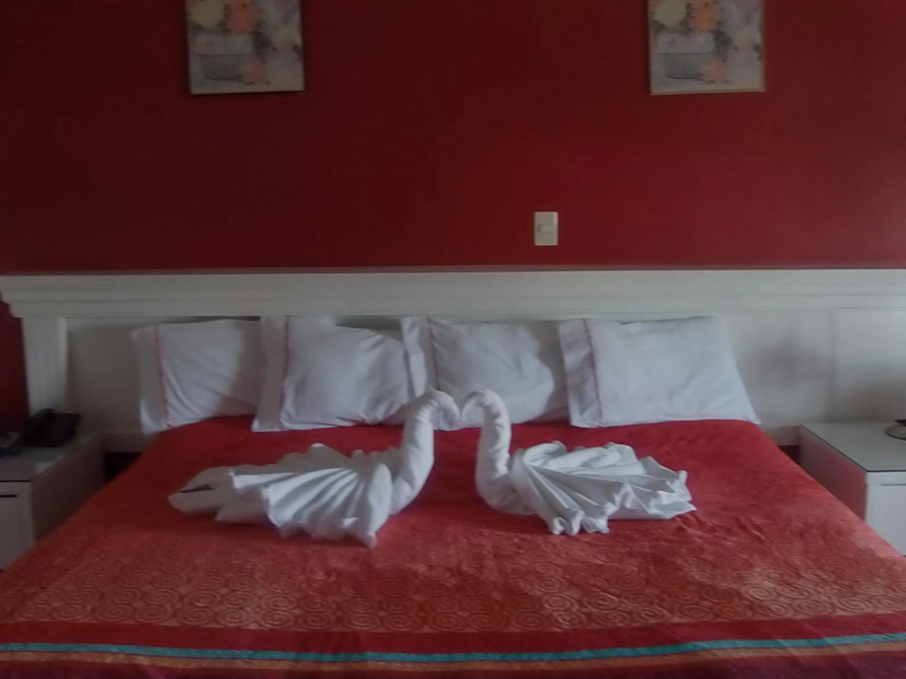 Bedroom, Bed in Hotel Raldos Inn