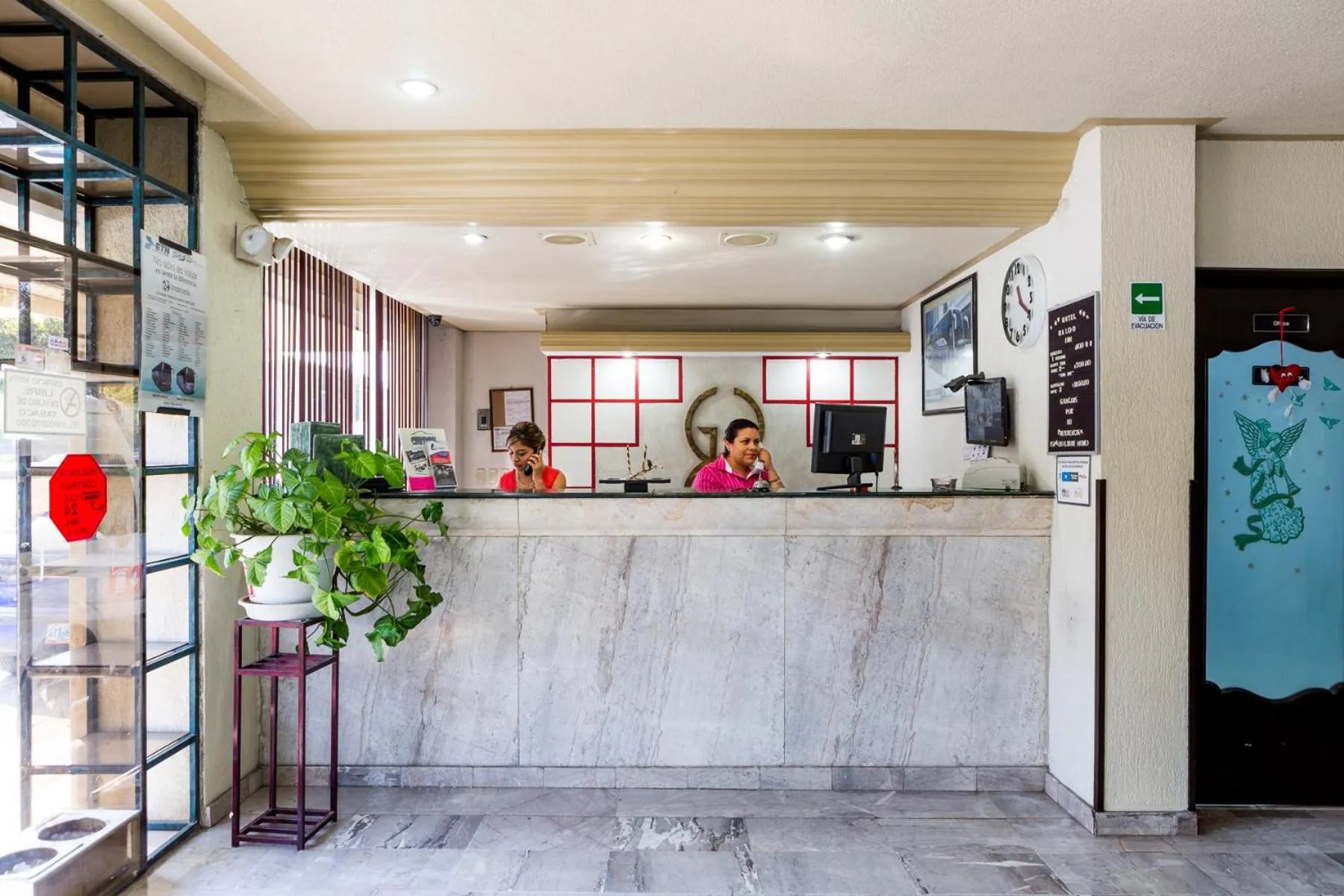 Lobby or reception in Hotel Raldos Inn