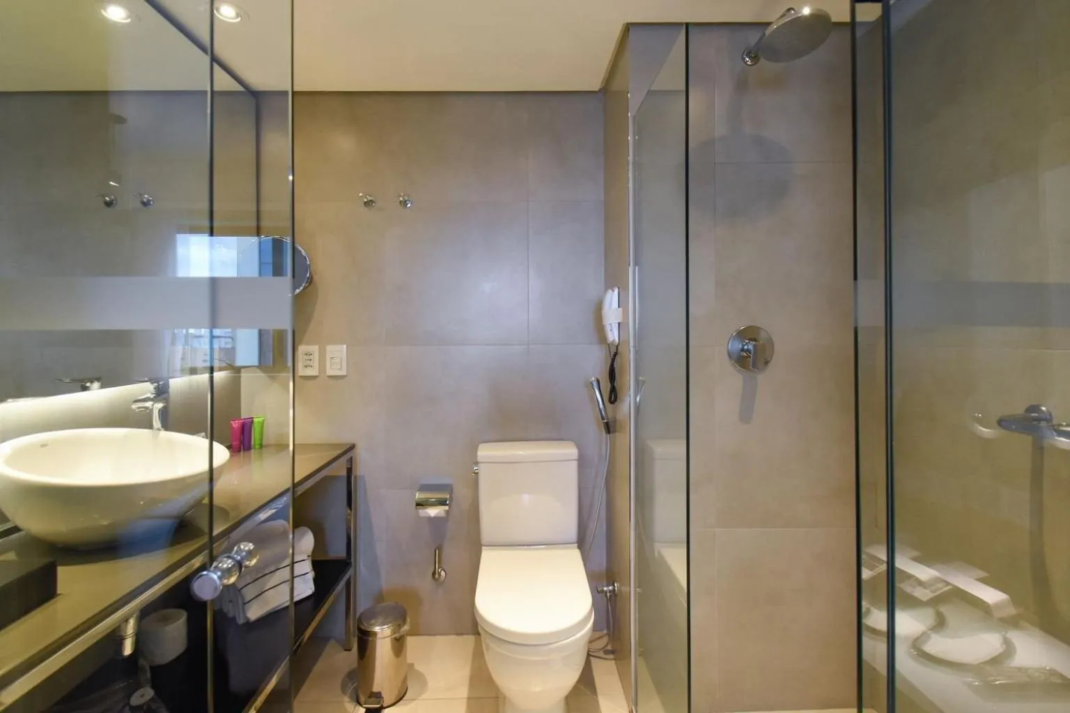 ELEGANCE SUÍTES IBIRAPUERA