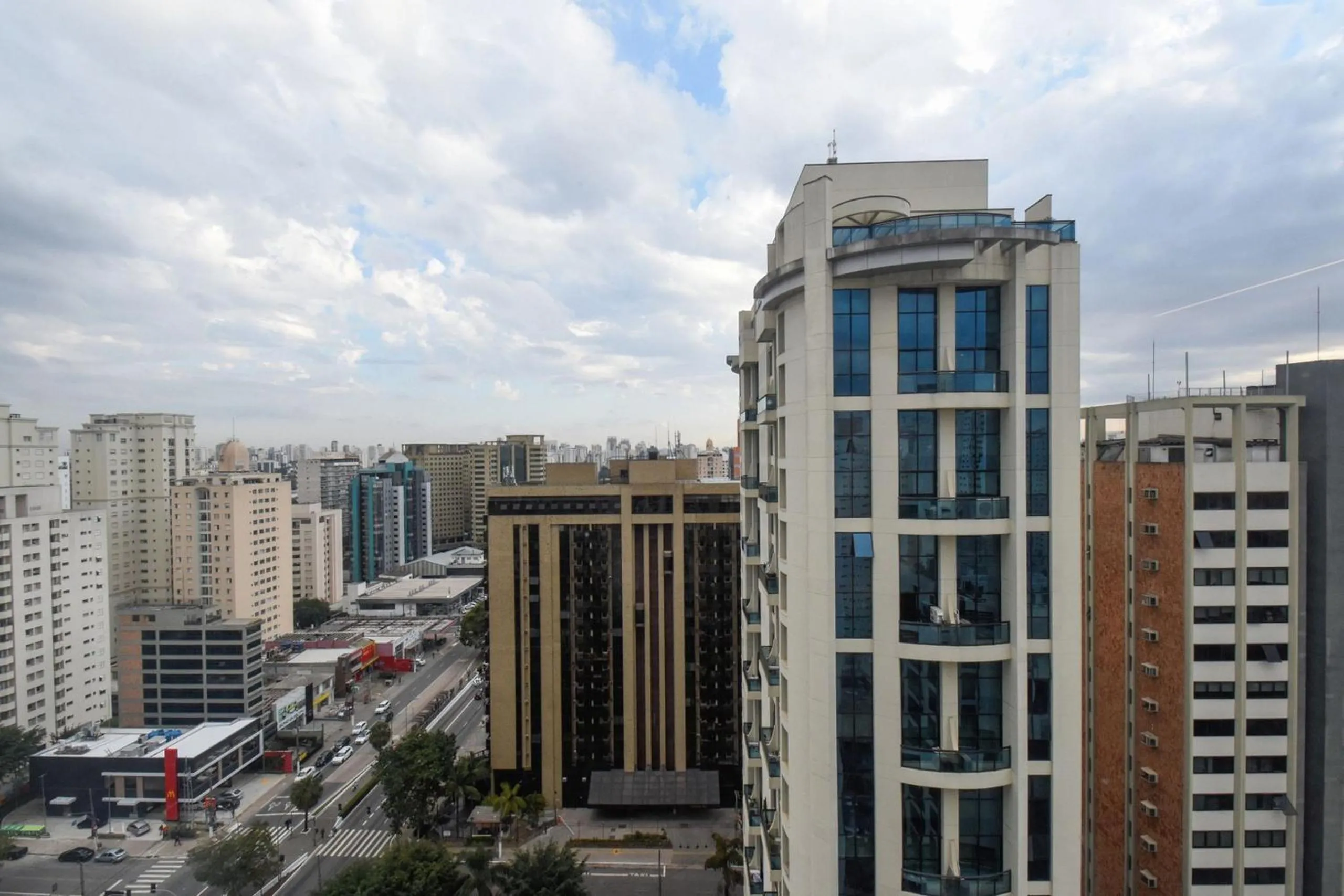 City view in ELEGANCE SUÍTES IBIRAPUERA