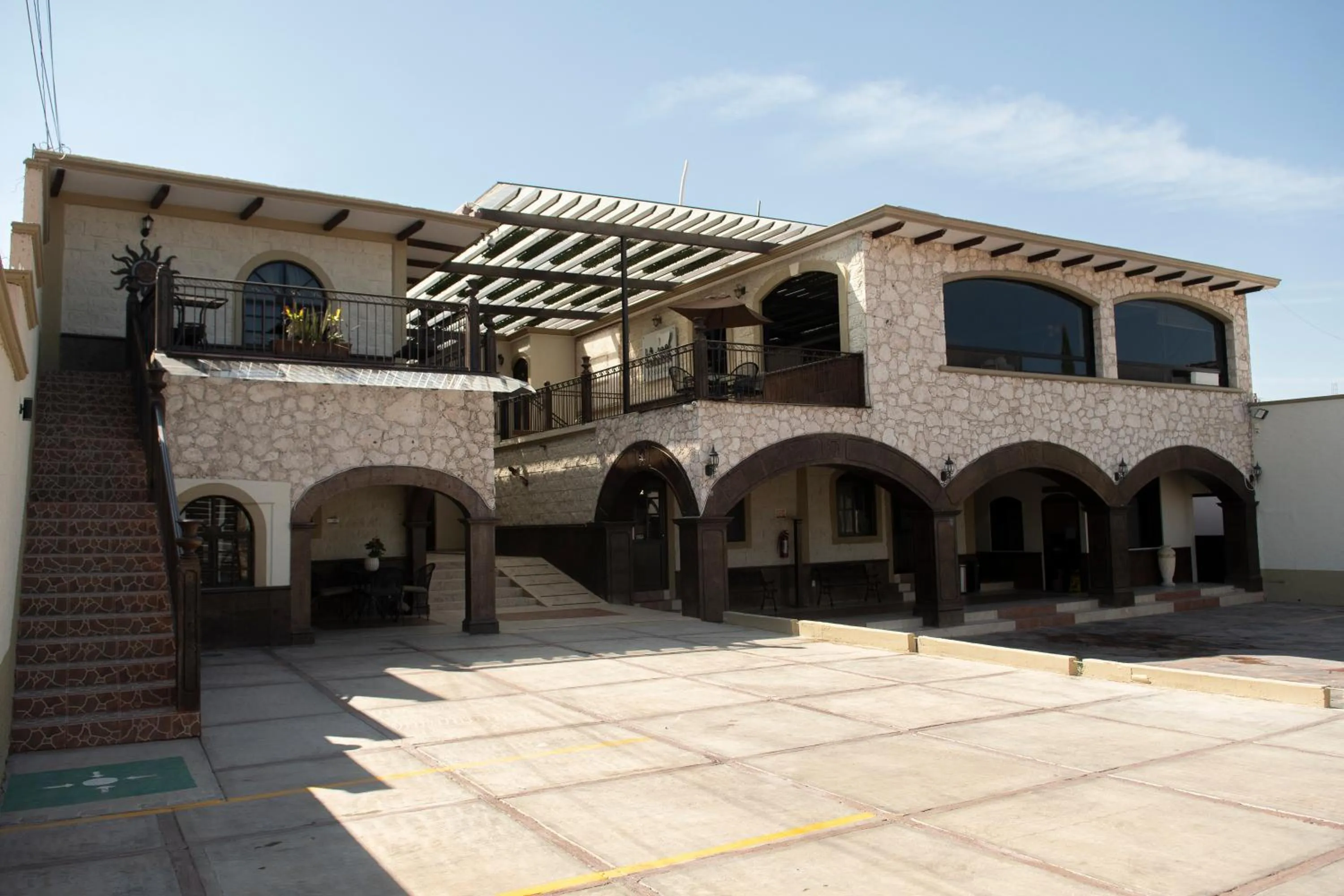 Facade/entrance in Hotel Villa Bernal