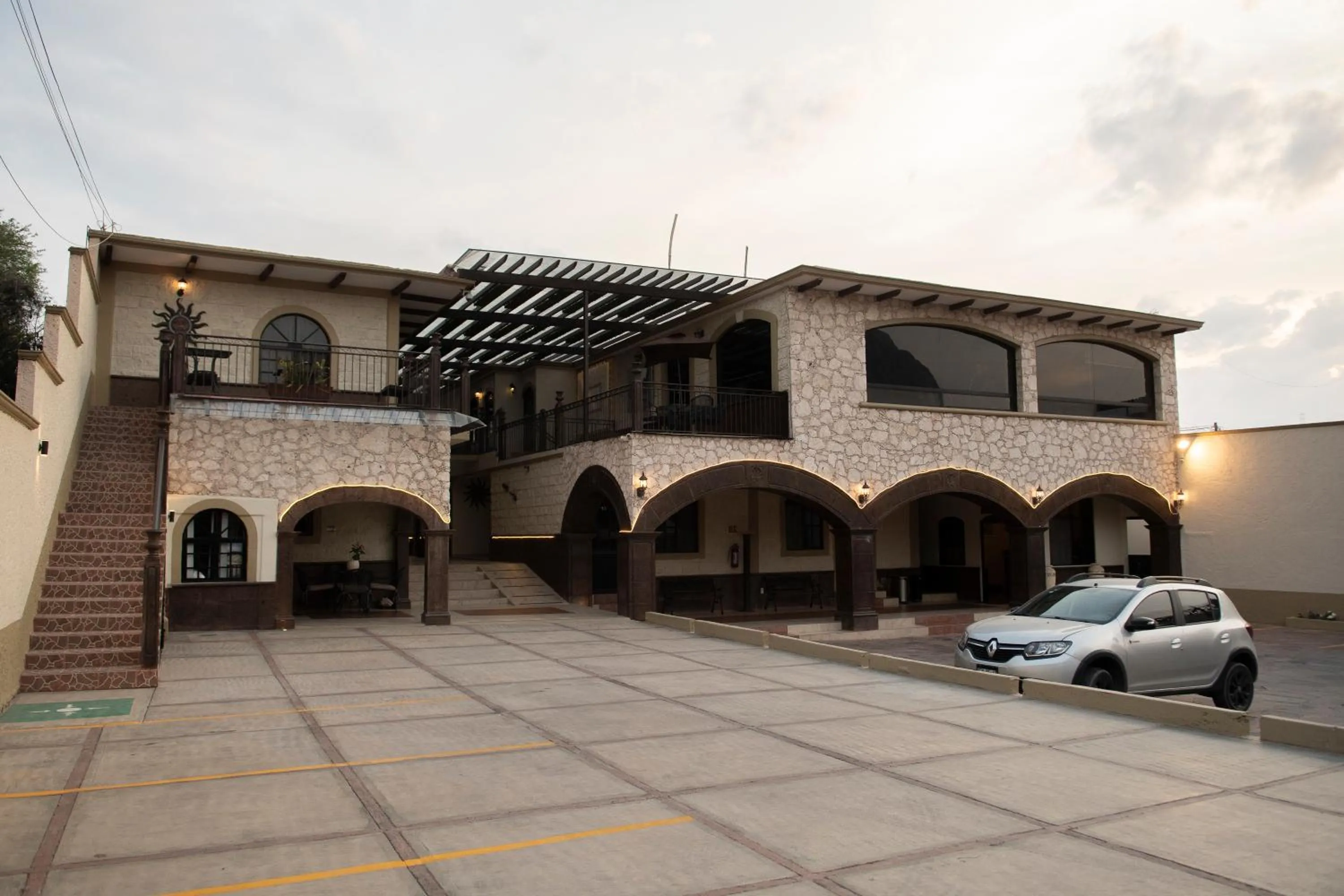 Parking in Hotel Villa Bernal