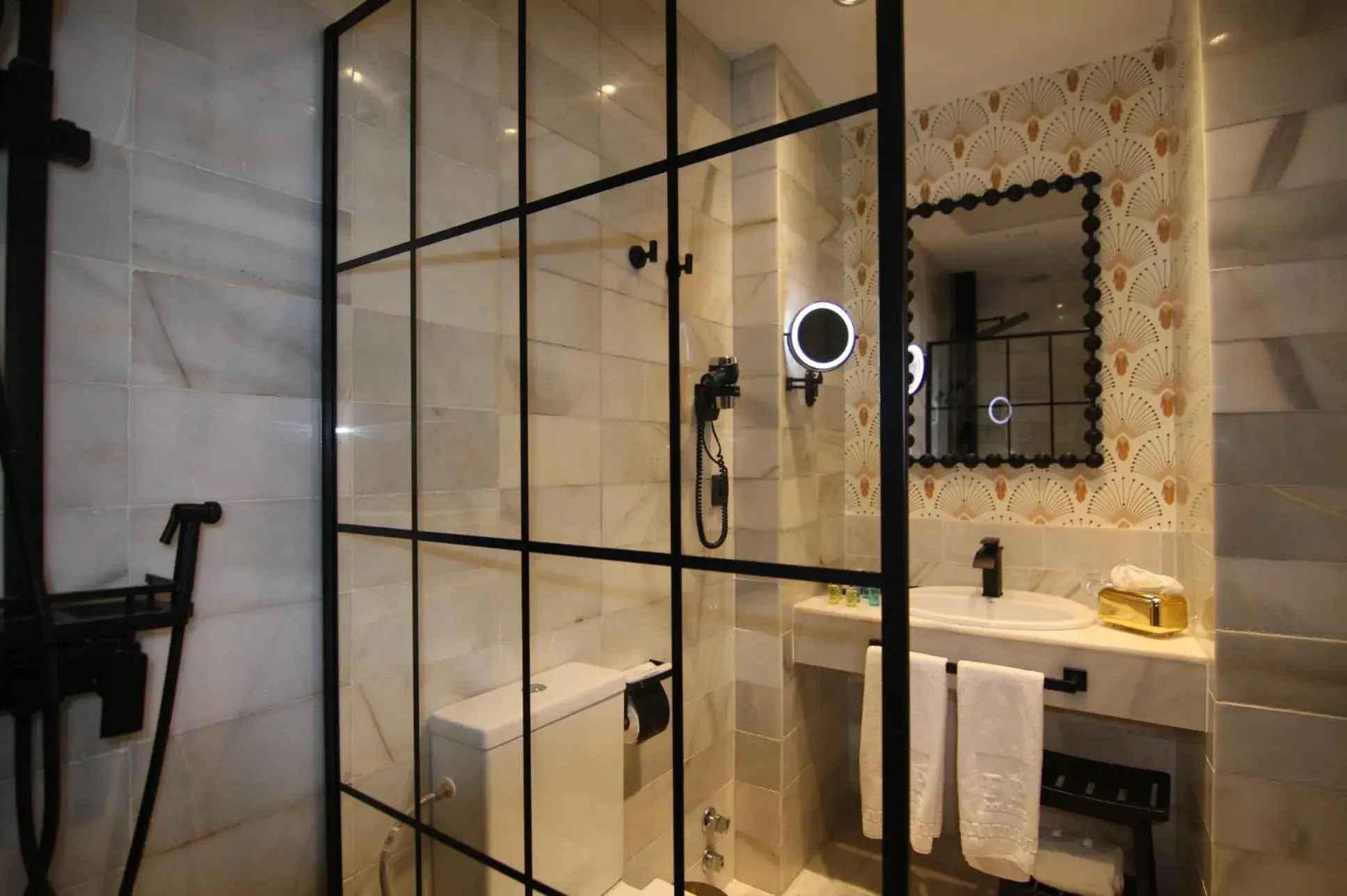 Bathroom in Hotel San Gil Bathroom in Hotel San Gil