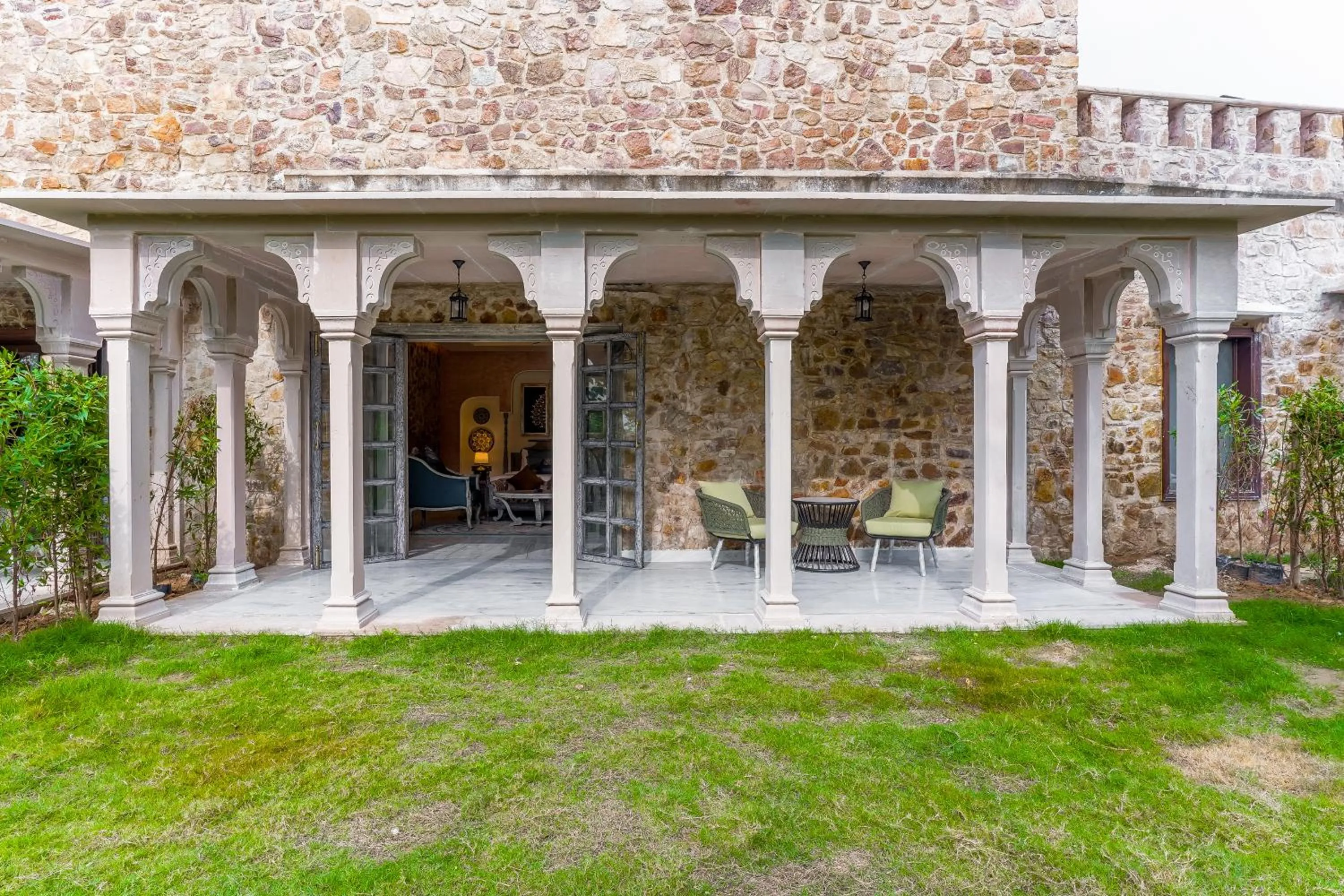 Garden in Juna Mahal Jungle Resort Ranthambore