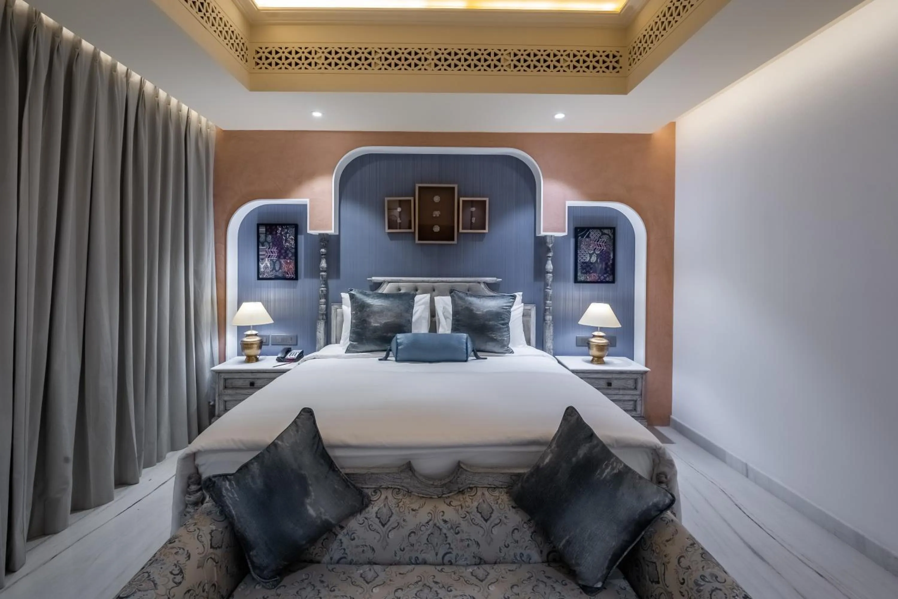 Bedroom, Bed in Juna Mahal Jungle Resort Ranthambore