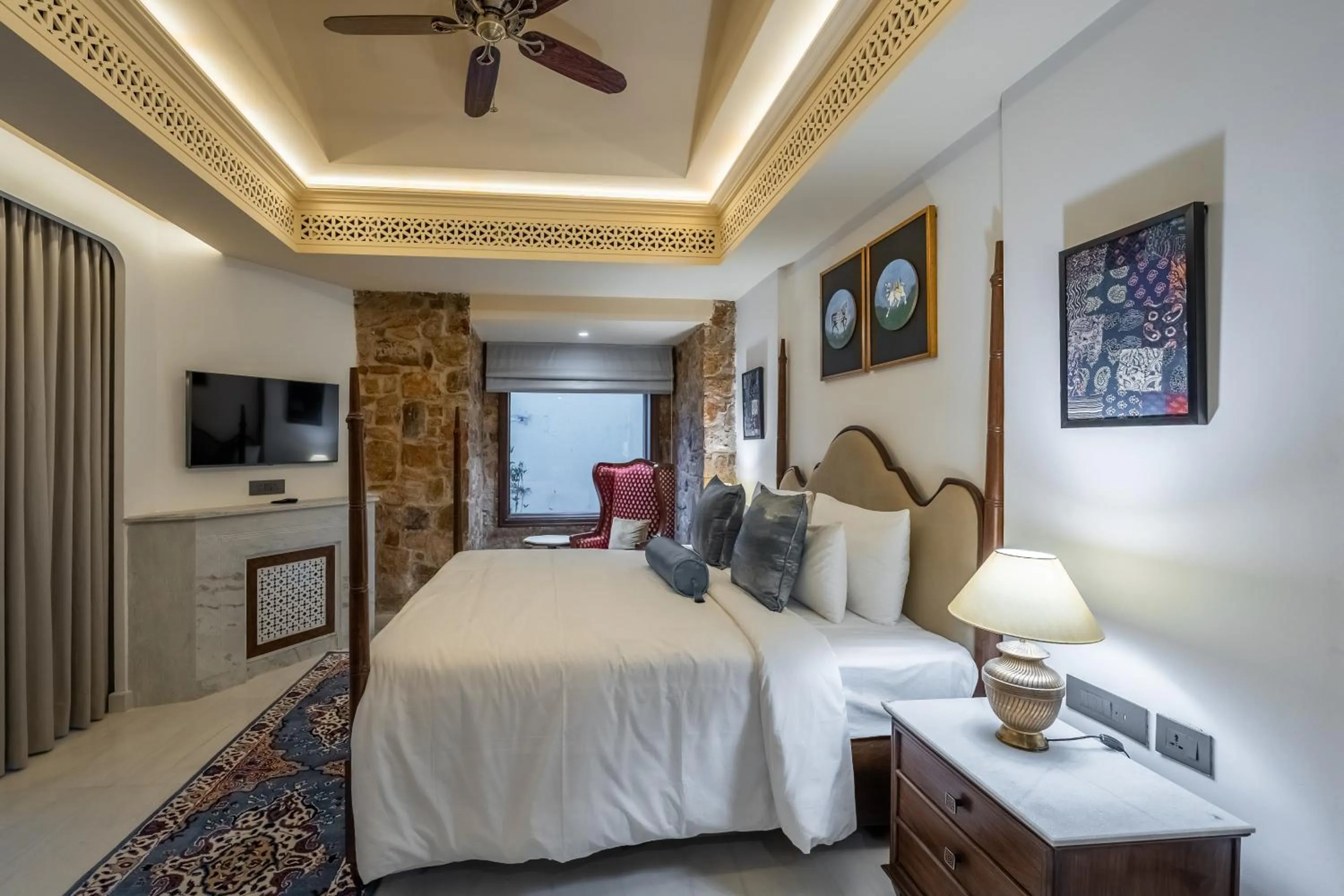 Bedroom, Bed in Juna Mahal Jungle Resort Ranthambore