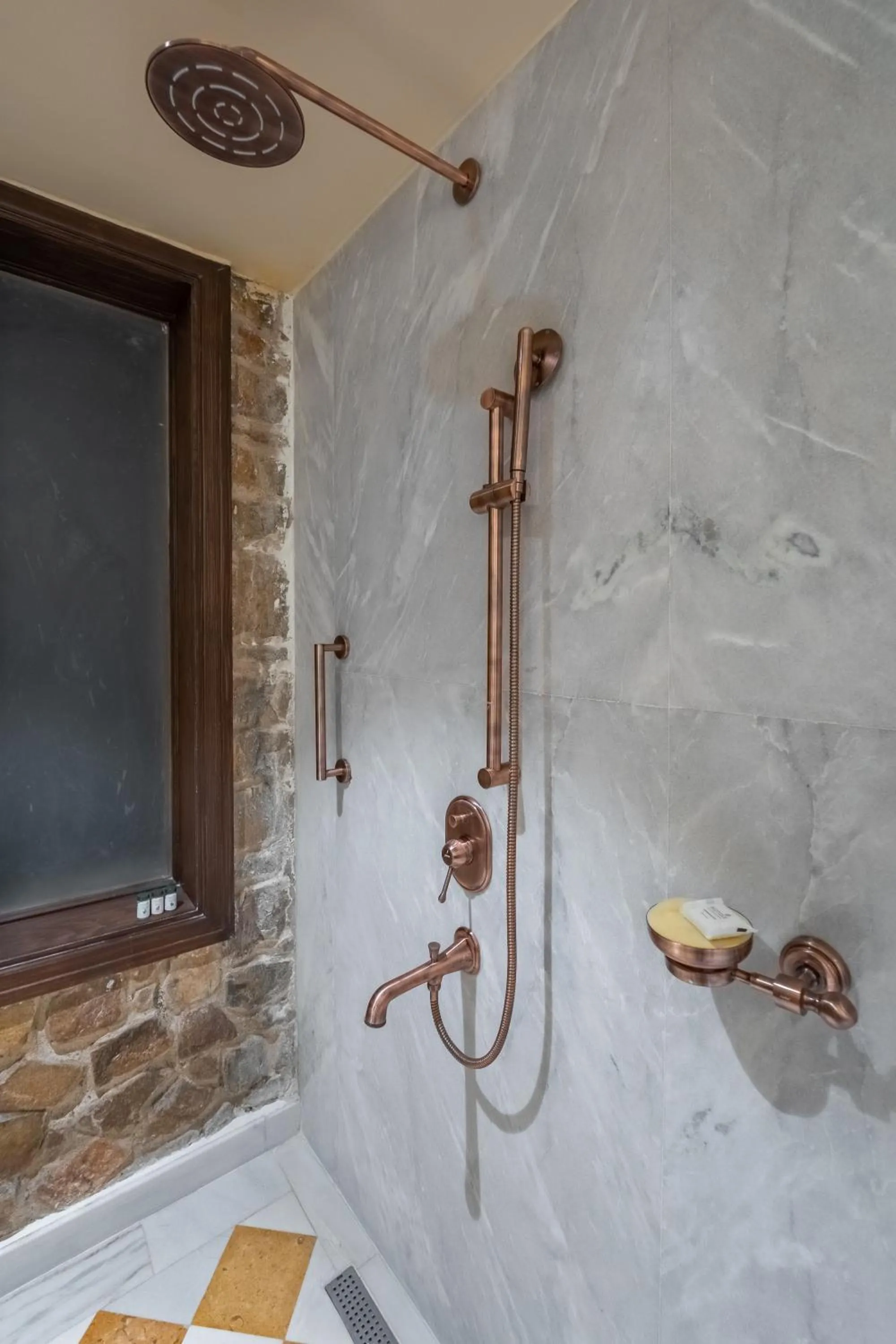 Shower in Juna Mahal Jungle Resort Ranthambore