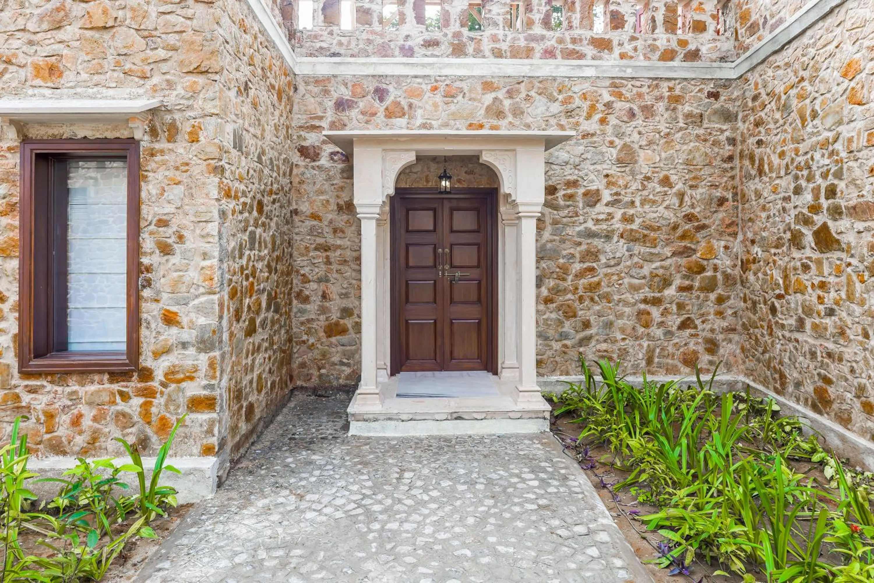 Facade/entrance in Juna Mahal Jungle Resort Ranthambore