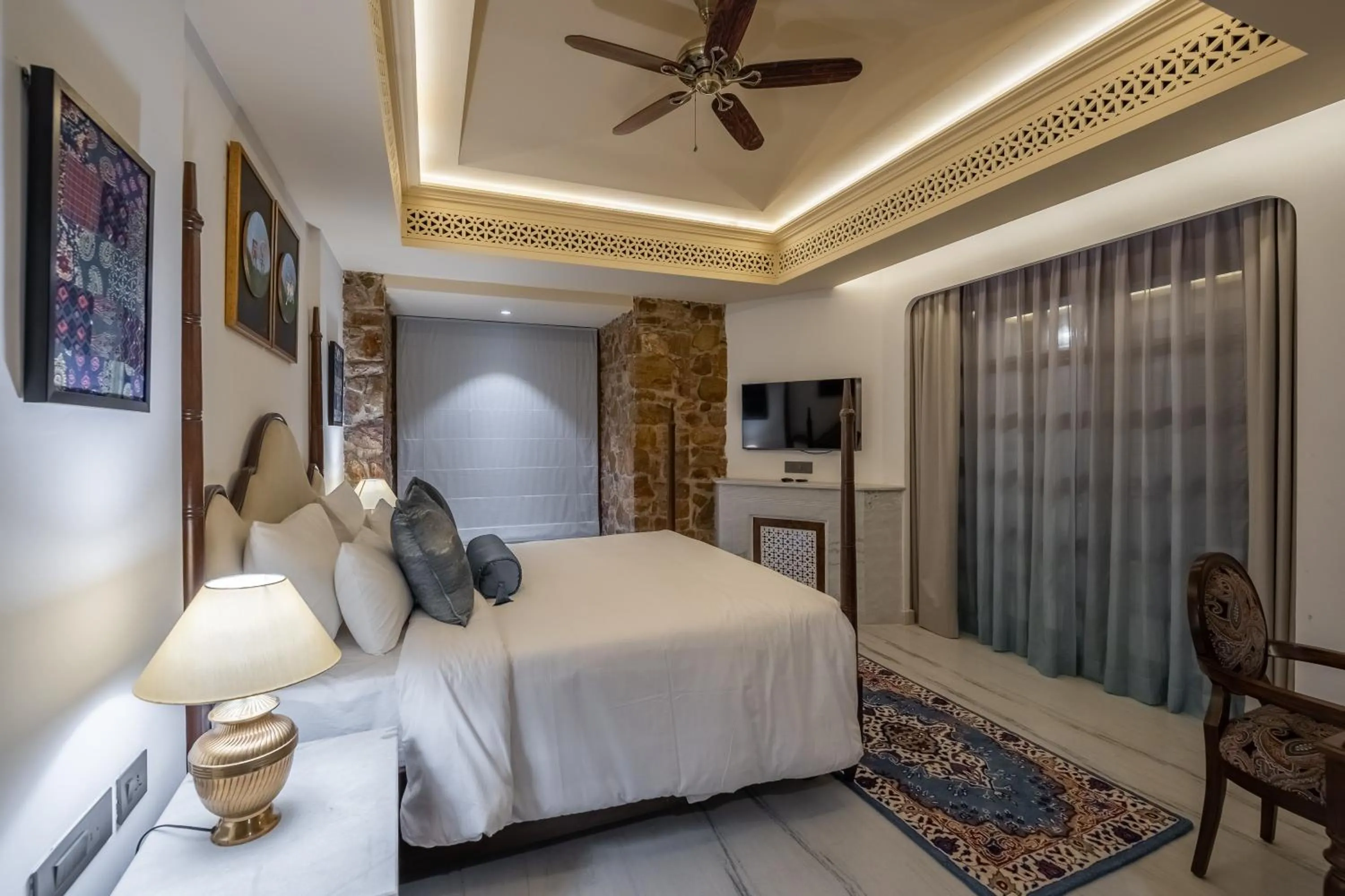 Bedroom, Bed in Juna Mahal Jungle Resort Ranthambore