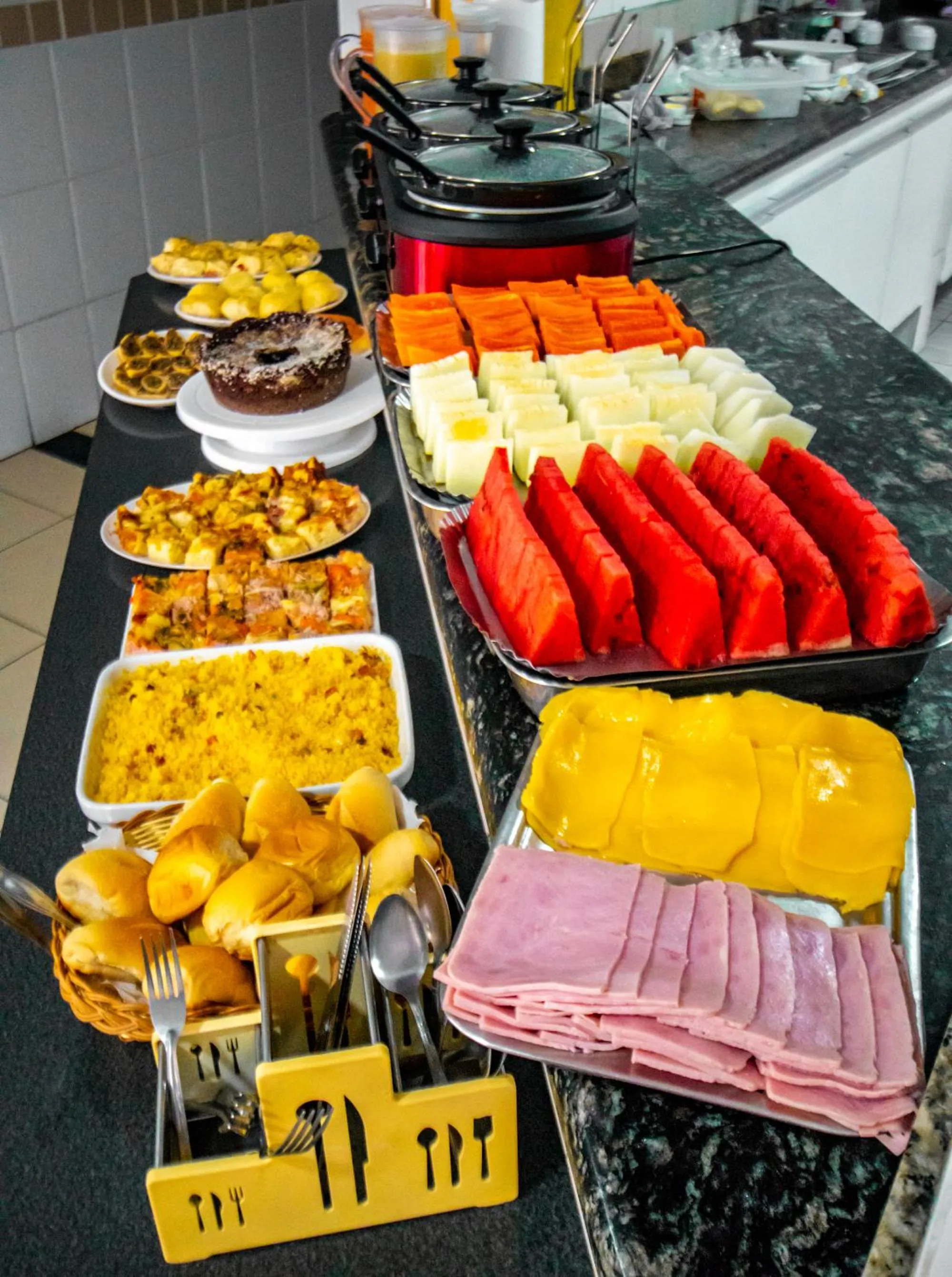 Buffet breakfast in Hotel Piramide Pituba - Av Paulo VI