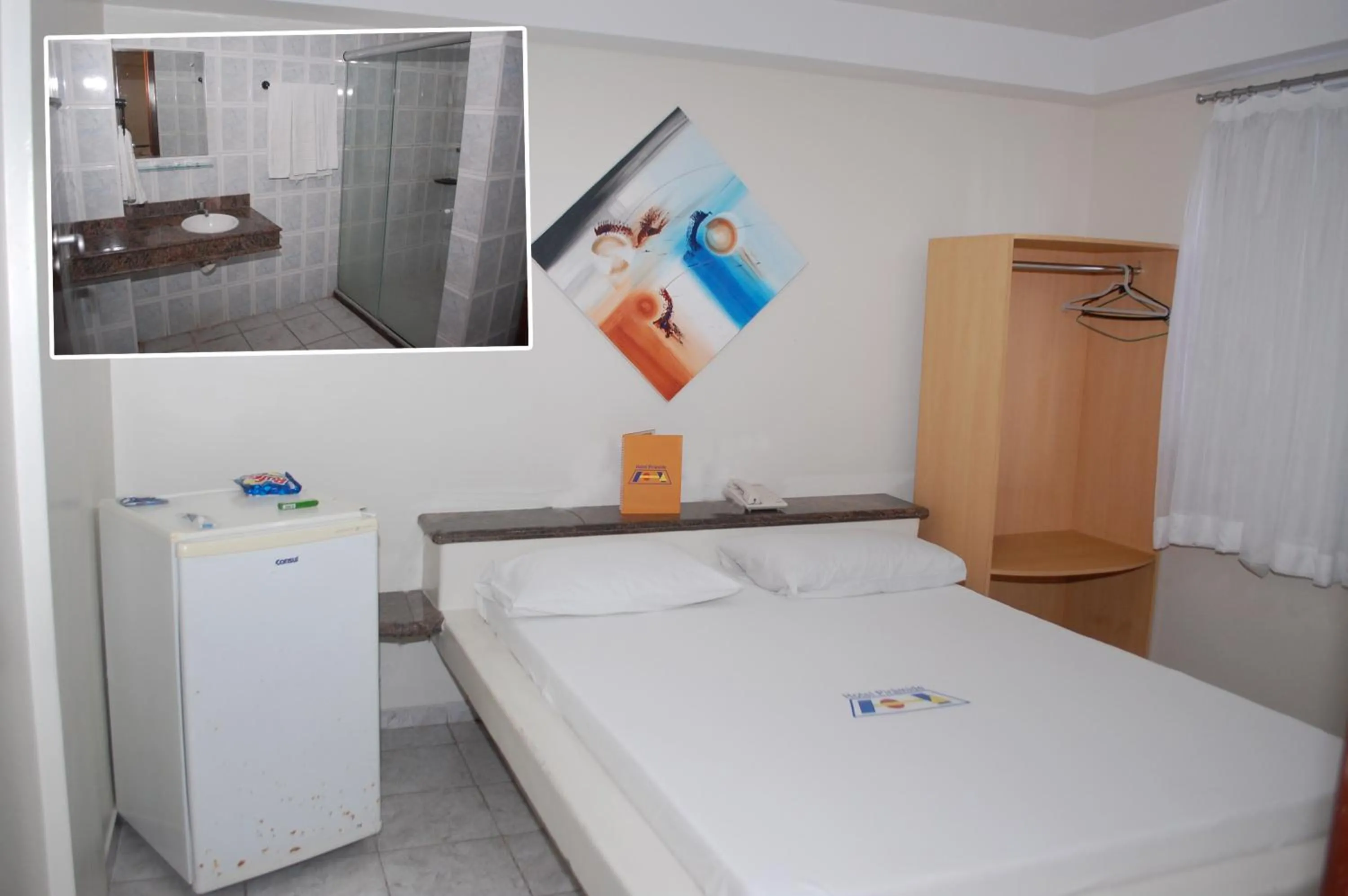 Bedroom, Bed in Hotel Piramide Pituba - Av Paulo VI