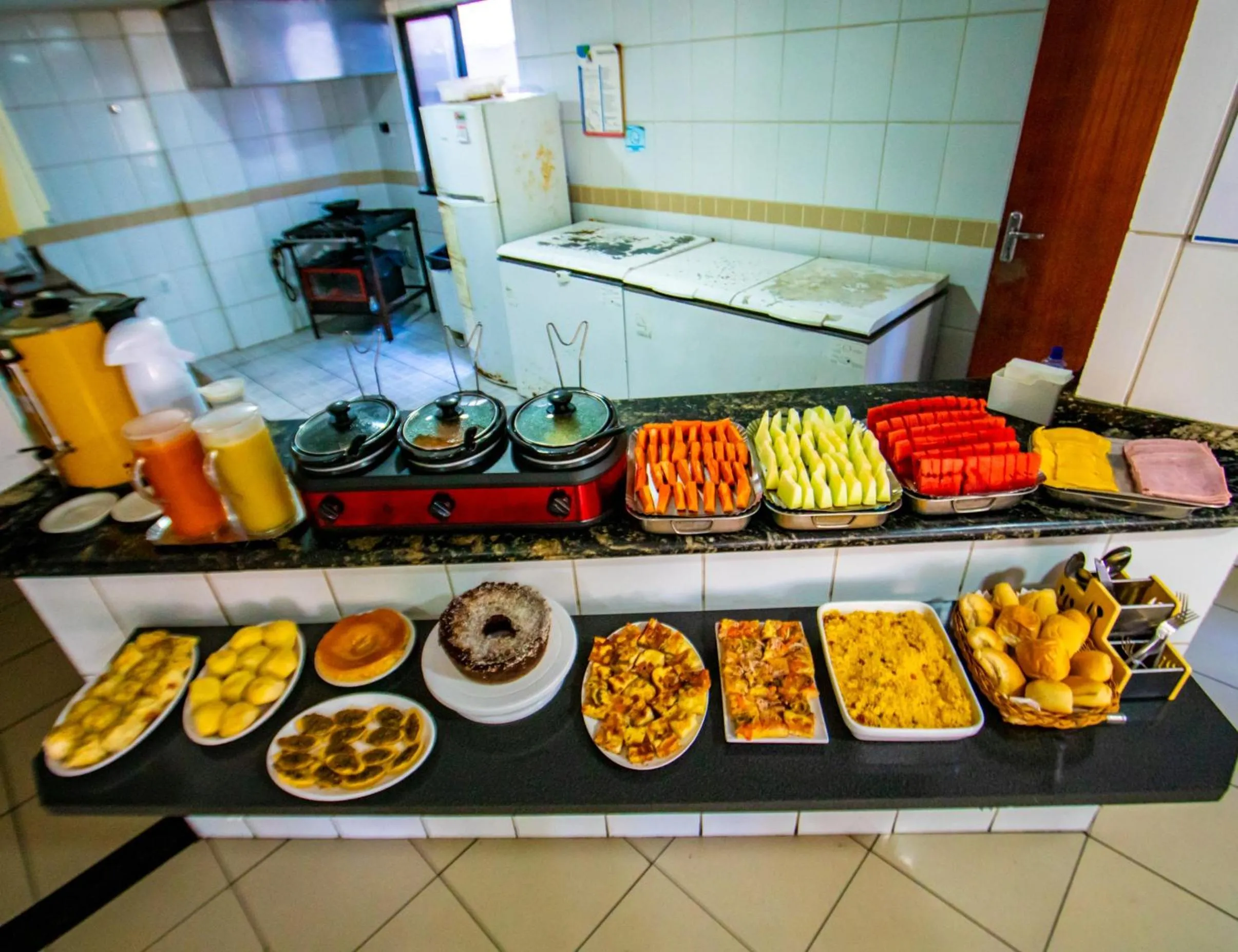 Buffet breakfast in Hotel Piramide Pituba - Av Paulo VI