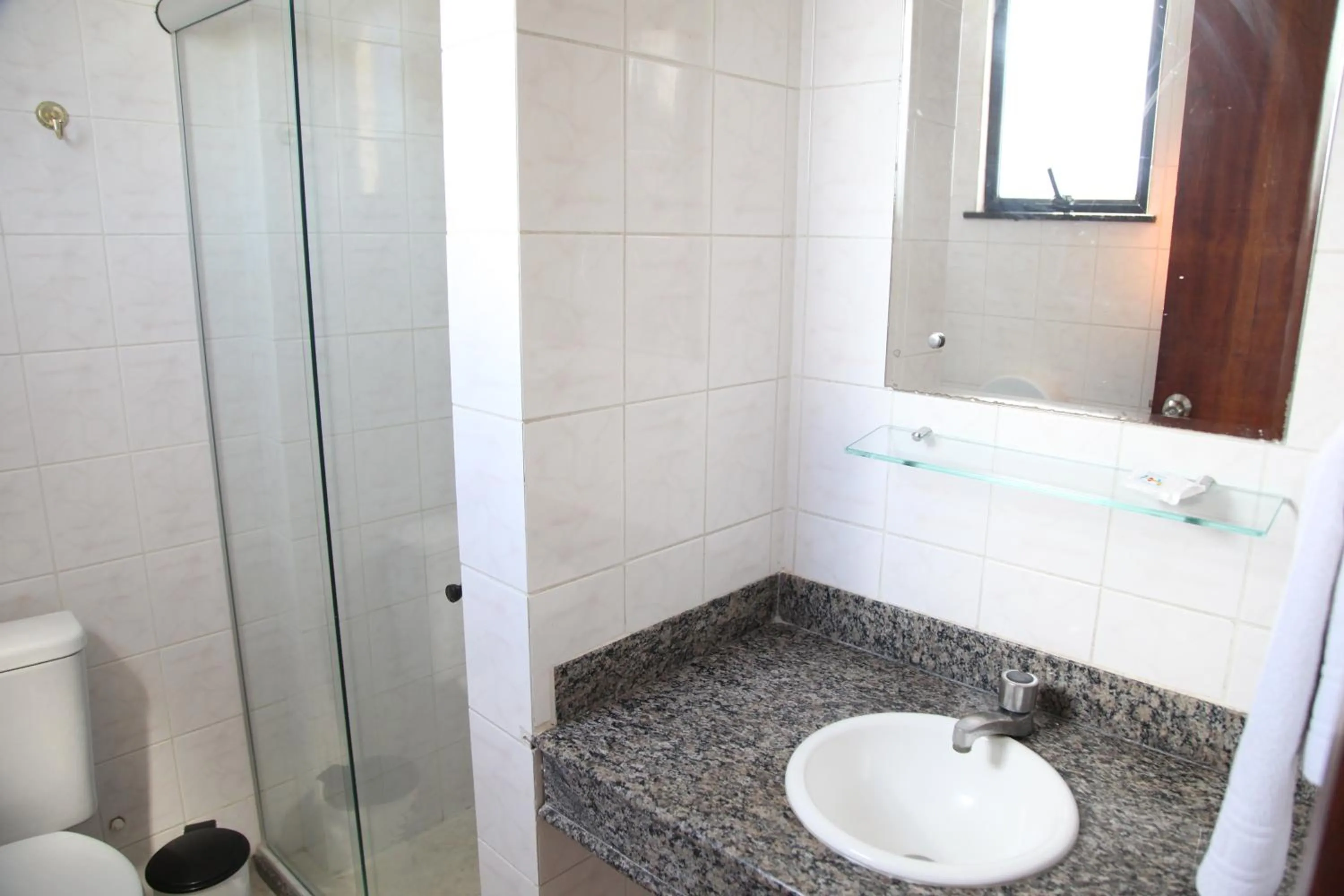 Bathroom in Hotel Piramide Pituba - Av Paulo VI