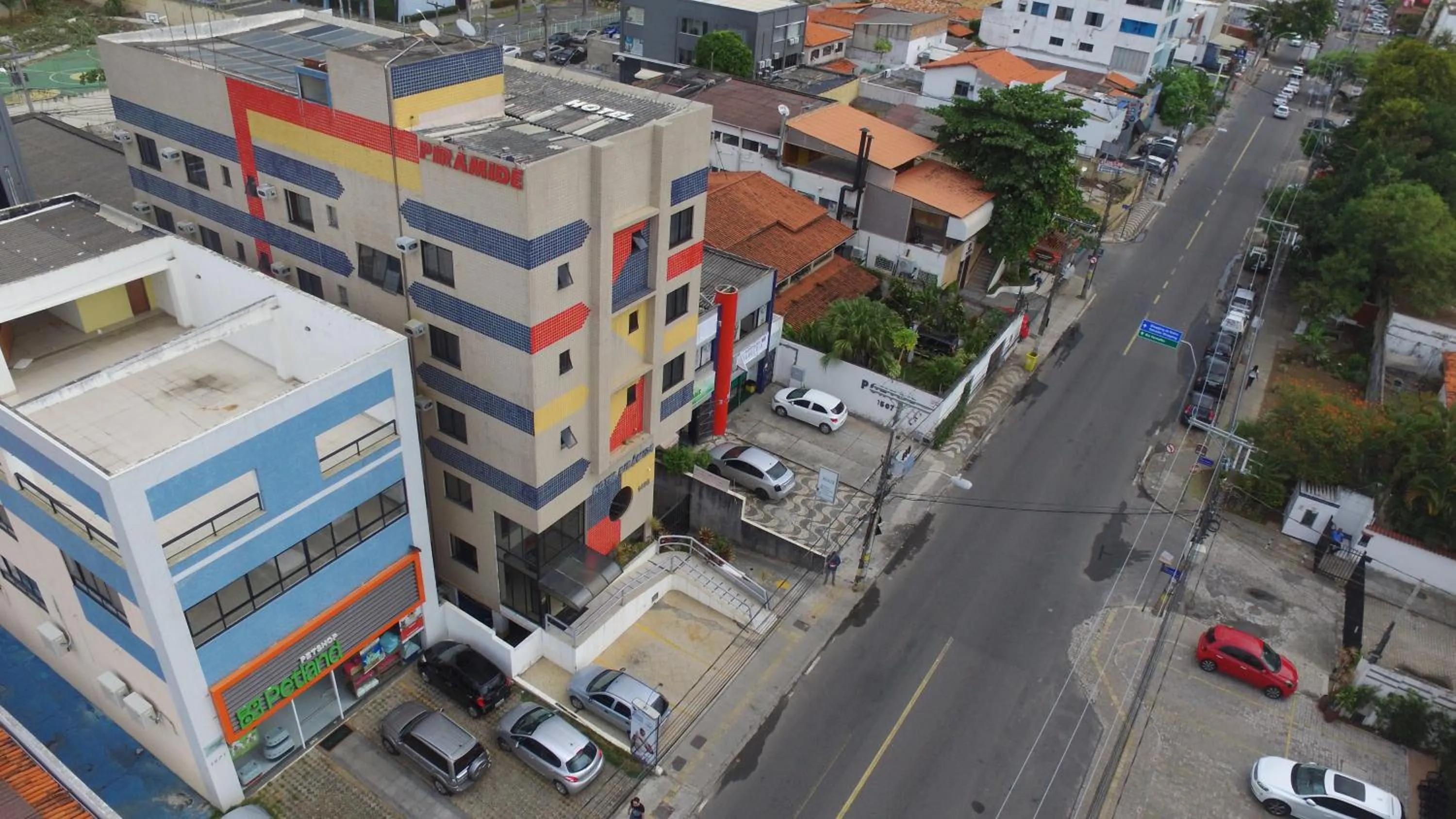 Bird's eye view in Hotel Piramide Pituba - Av Paulo VI