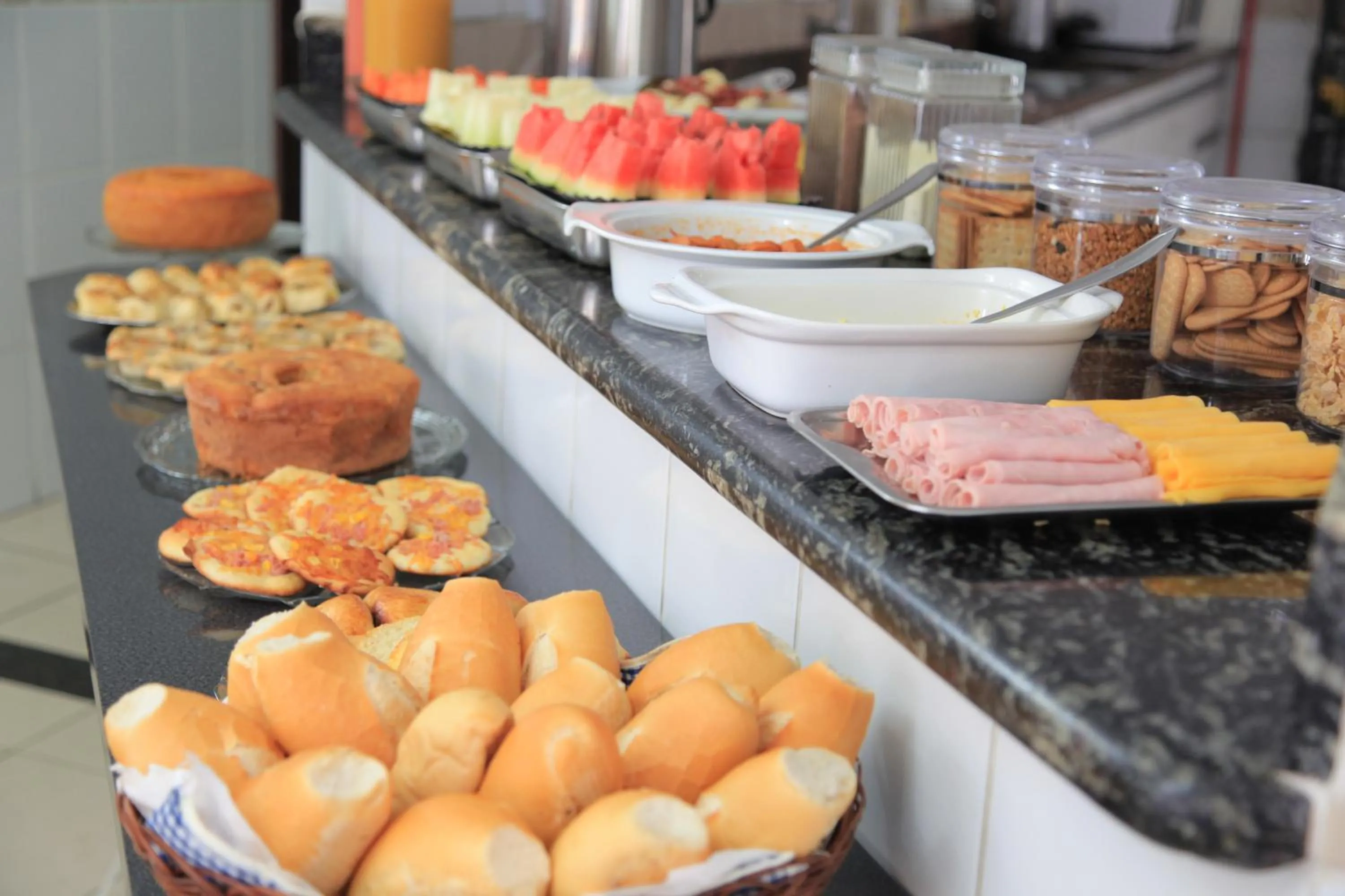 Breakfast in Hotel Piramide Pituba - Av Paulo VI