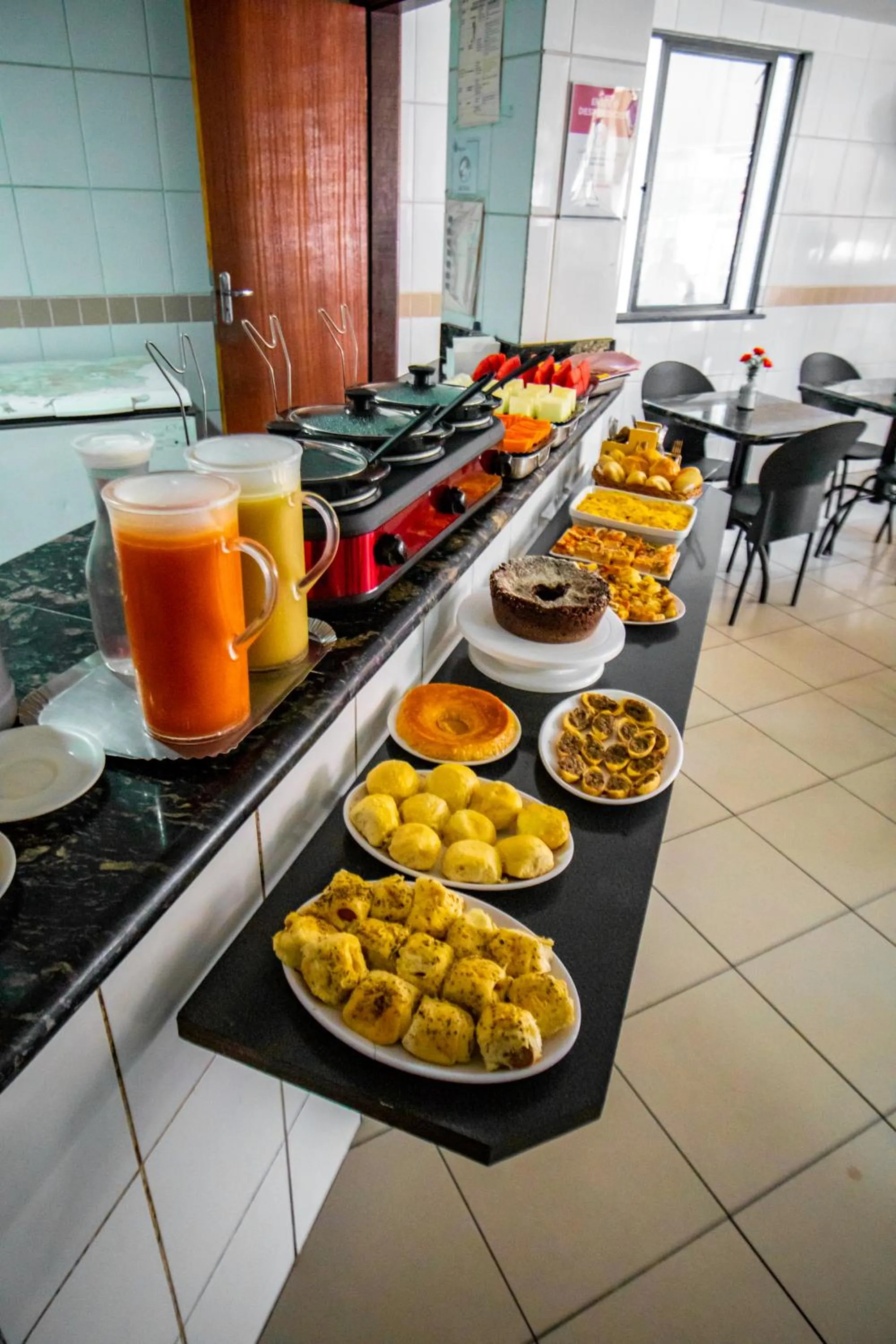 Buffet breakfast in Hotel Piramide Pituba - Av Paulo VI