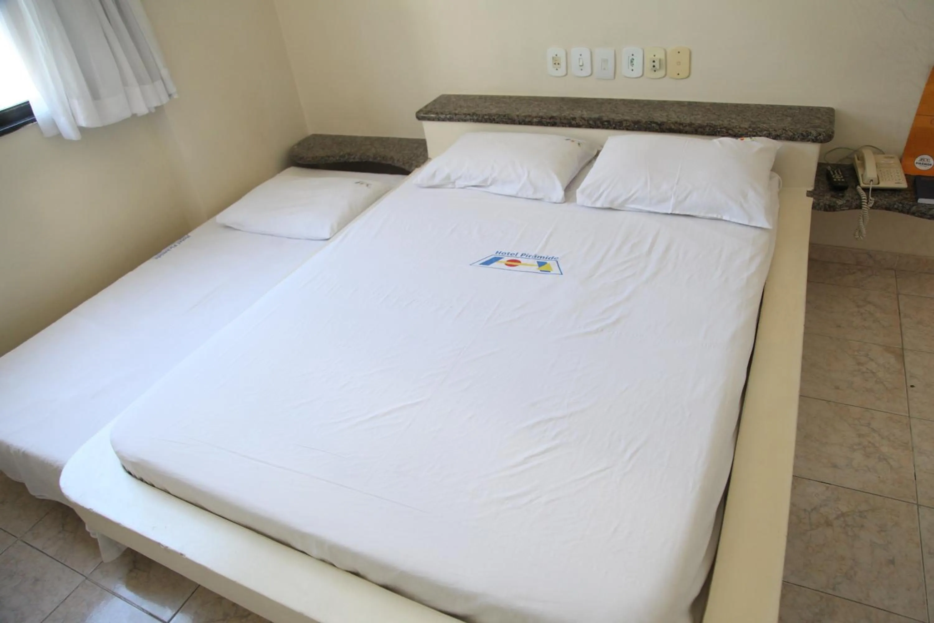 Bed in Hotel Piramide Pituba - Av Paulo VI