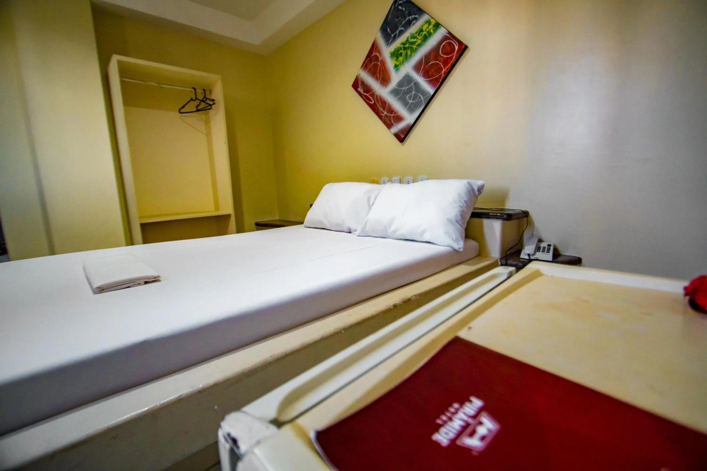 Bed in Hotel Piramide Pituba - Av Paulo VI