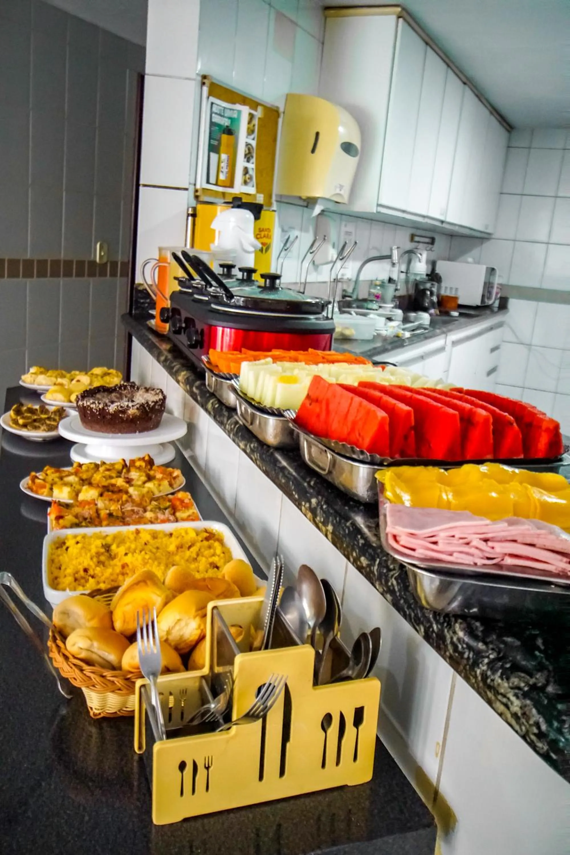 Buffet breakfast in Hotel Piramide Pituba - Av Paulo VI